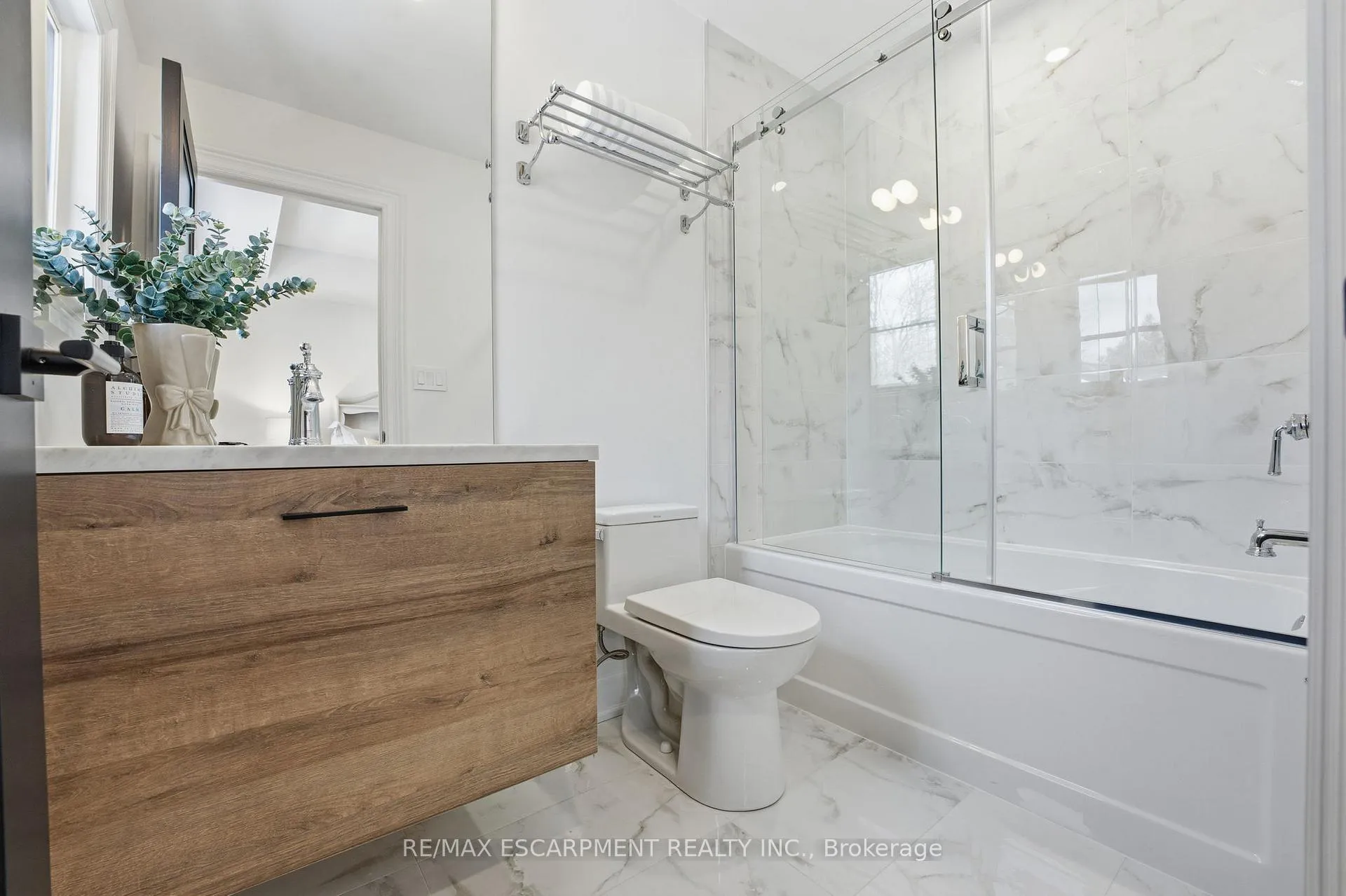 Photo 30 of Unit 3, 2265 Lakeshore Road, Burlington, Brant — HOMEH