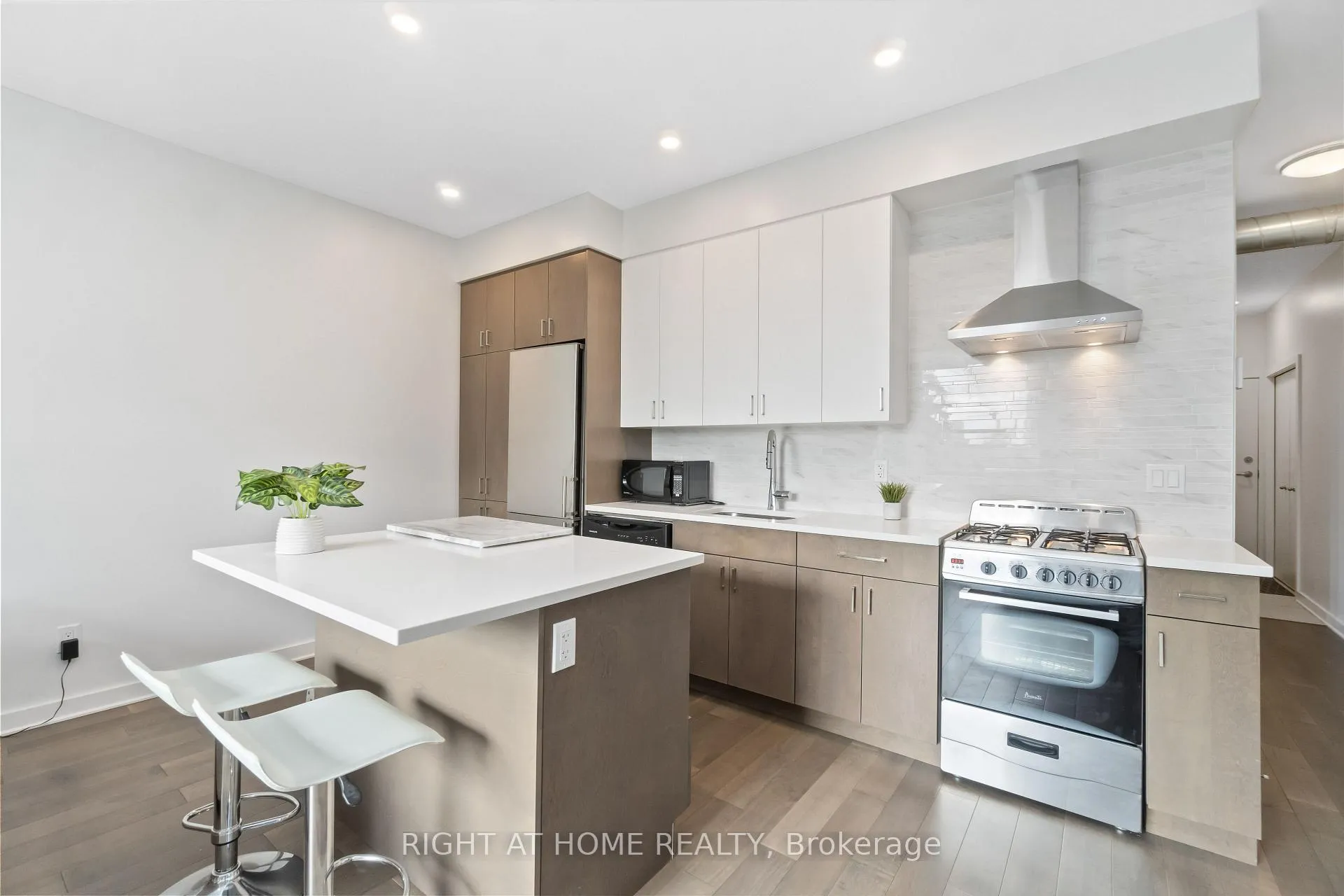 Photo 7 of Unit 305, 22 Perkins Street, Ottawa, West Centre Town — HOMEH