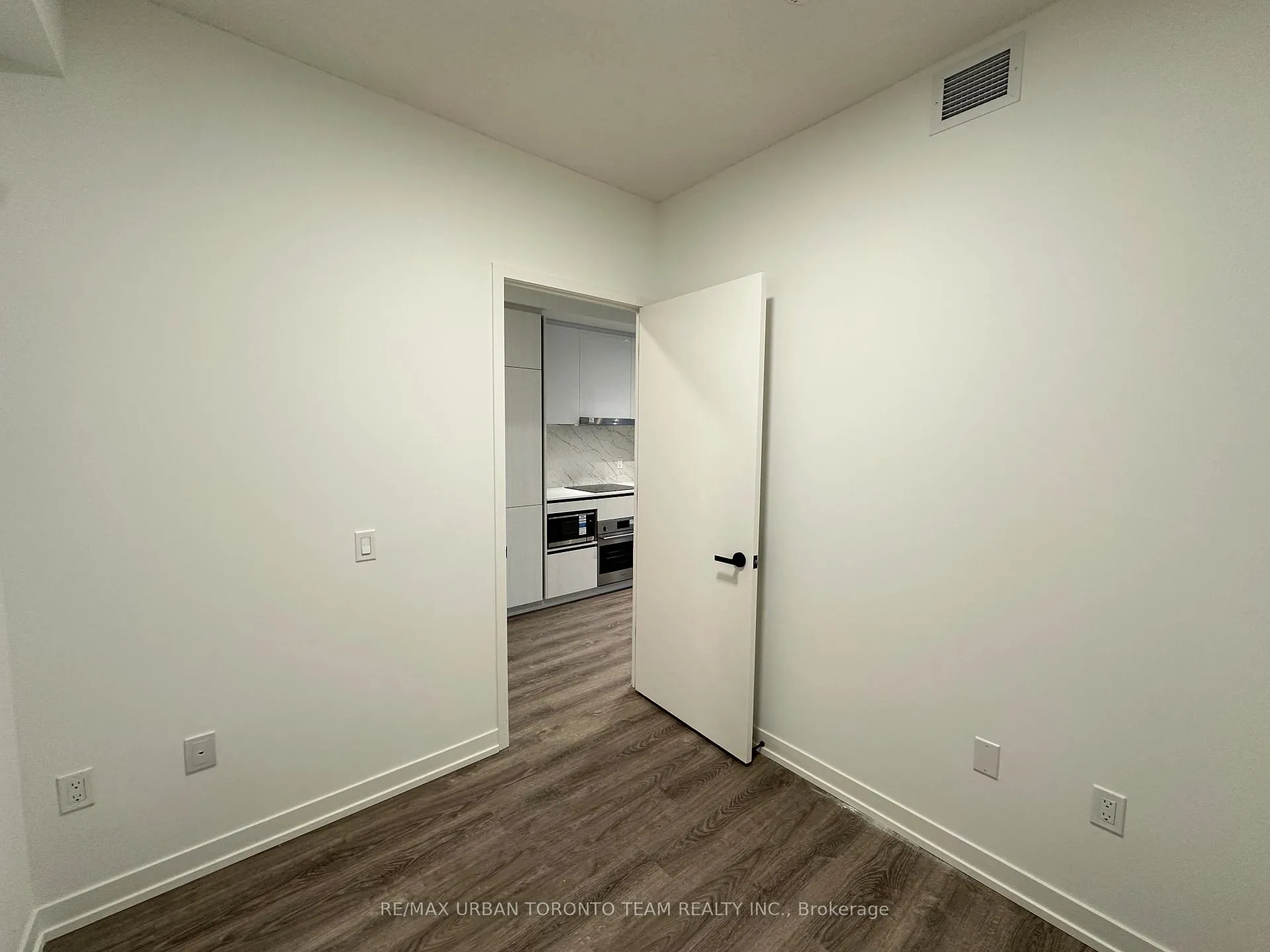 Photo 3 of Unit 2111, 8 Interchange Way, Vaughan, Vaughan Corporate Centre — HOMEH