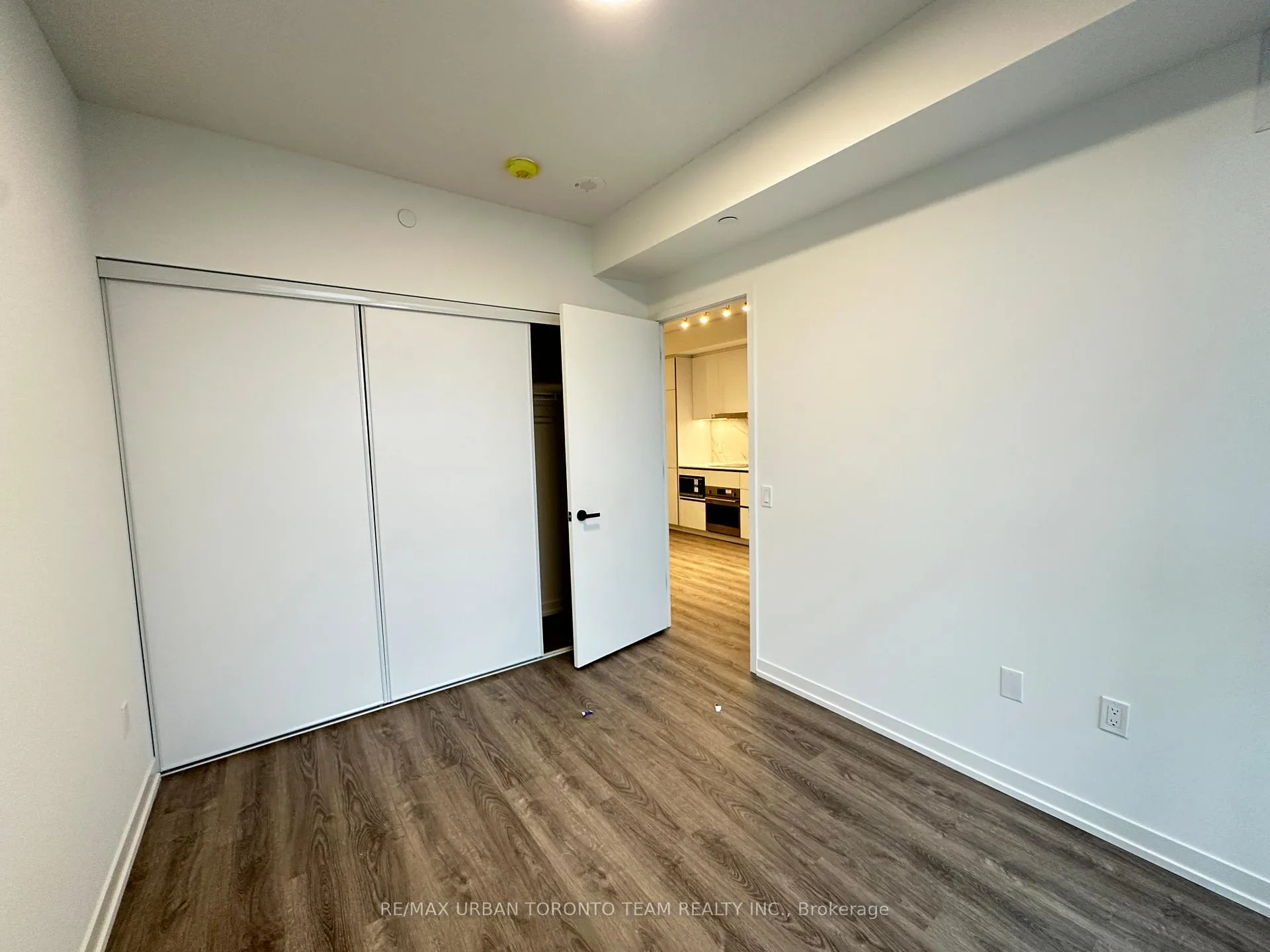Photo 9 of Unit 2111, 8 Interchange Way, Vaughan, Vaughan Corporate Centre — HOMEH
