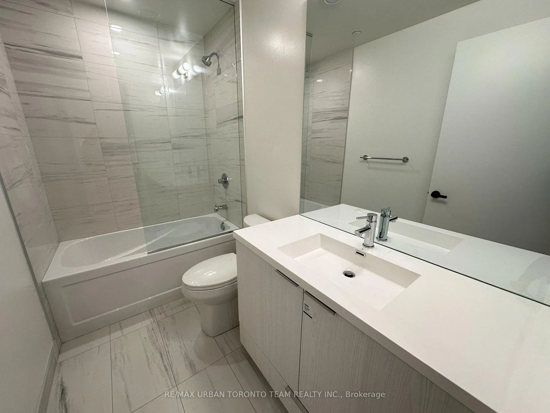 Photo 10 of Unit 2111, 8 Interchange Way, Vaughan, Vaughan Corporate Centre — HOMEH