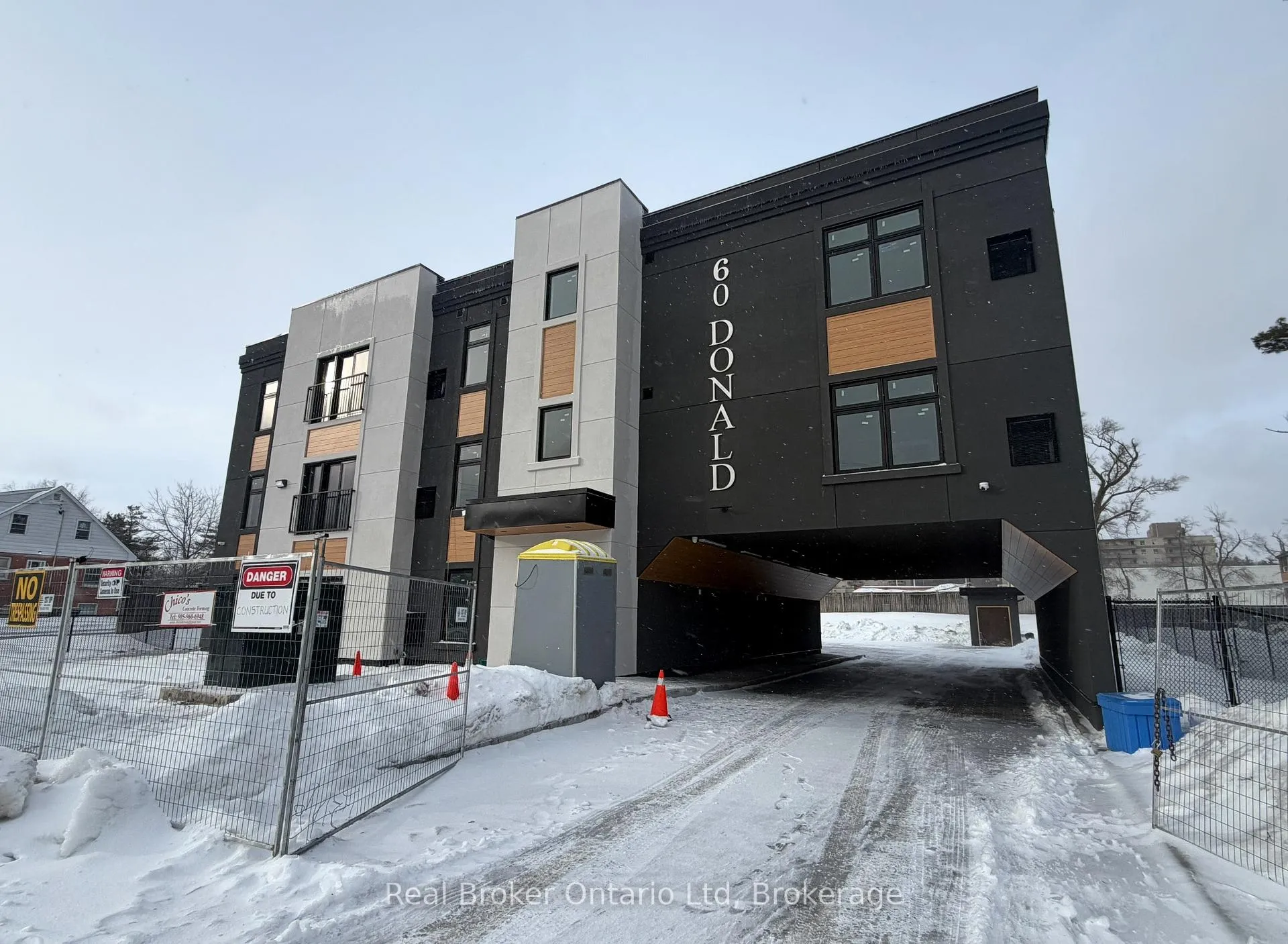 Photo 1 of Unit 102, 60 Donald Street, Barrie, Queen's Park — HOMEH