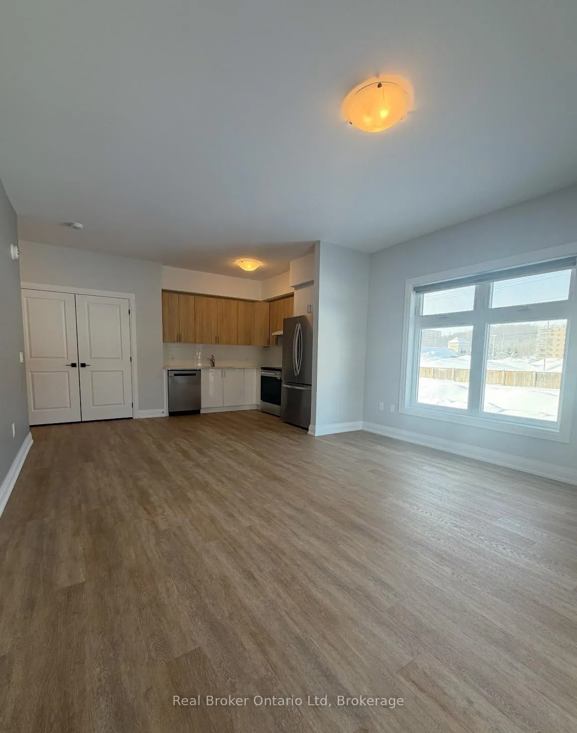 Photo 2 of Unit 102, 60 Donald Street, Barrie, Queen's Park — HOMEH