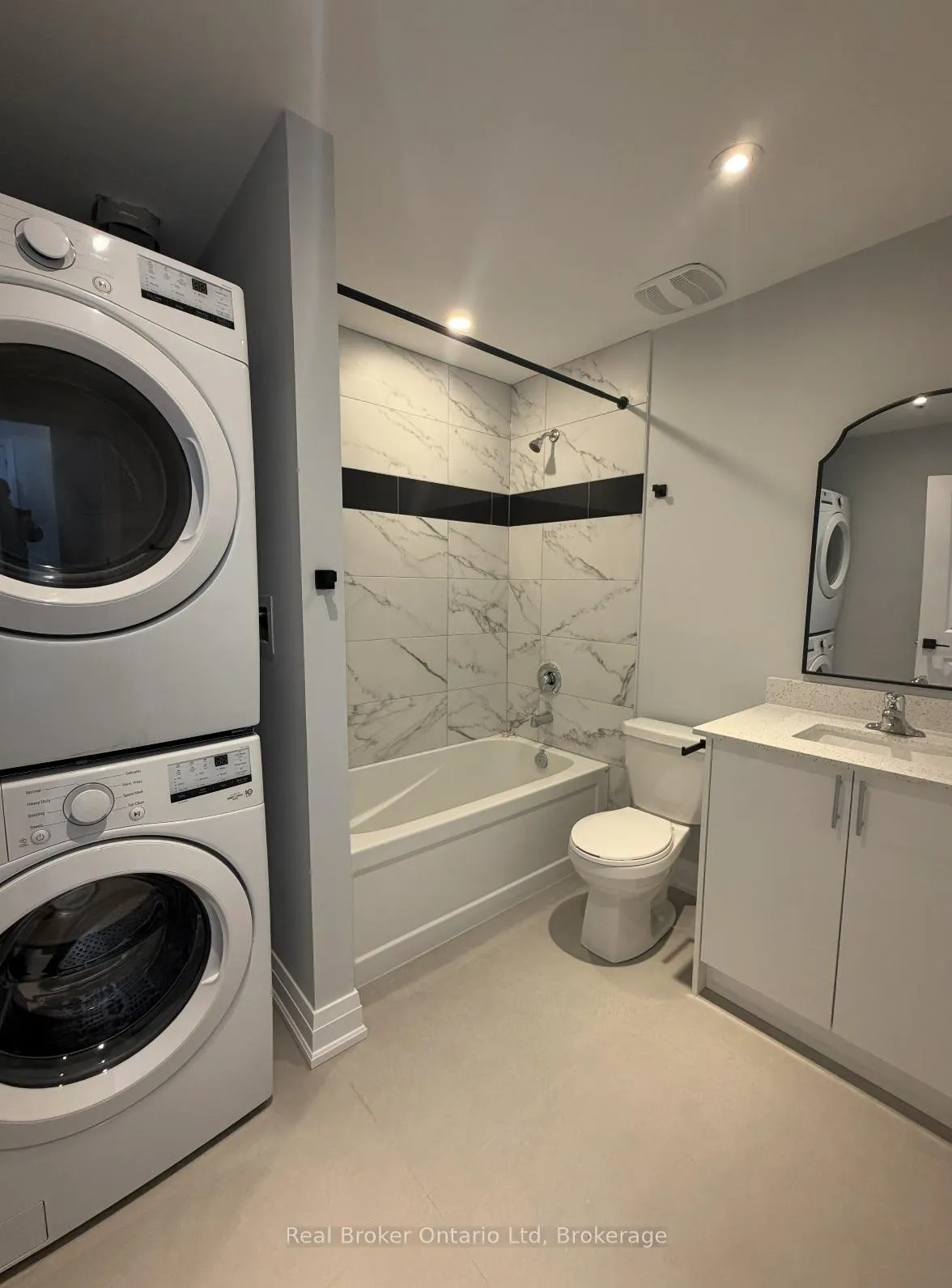 Photo 4 of Unit 102, 60 Donald Street, Barrie, Queen's Park — HOMEH