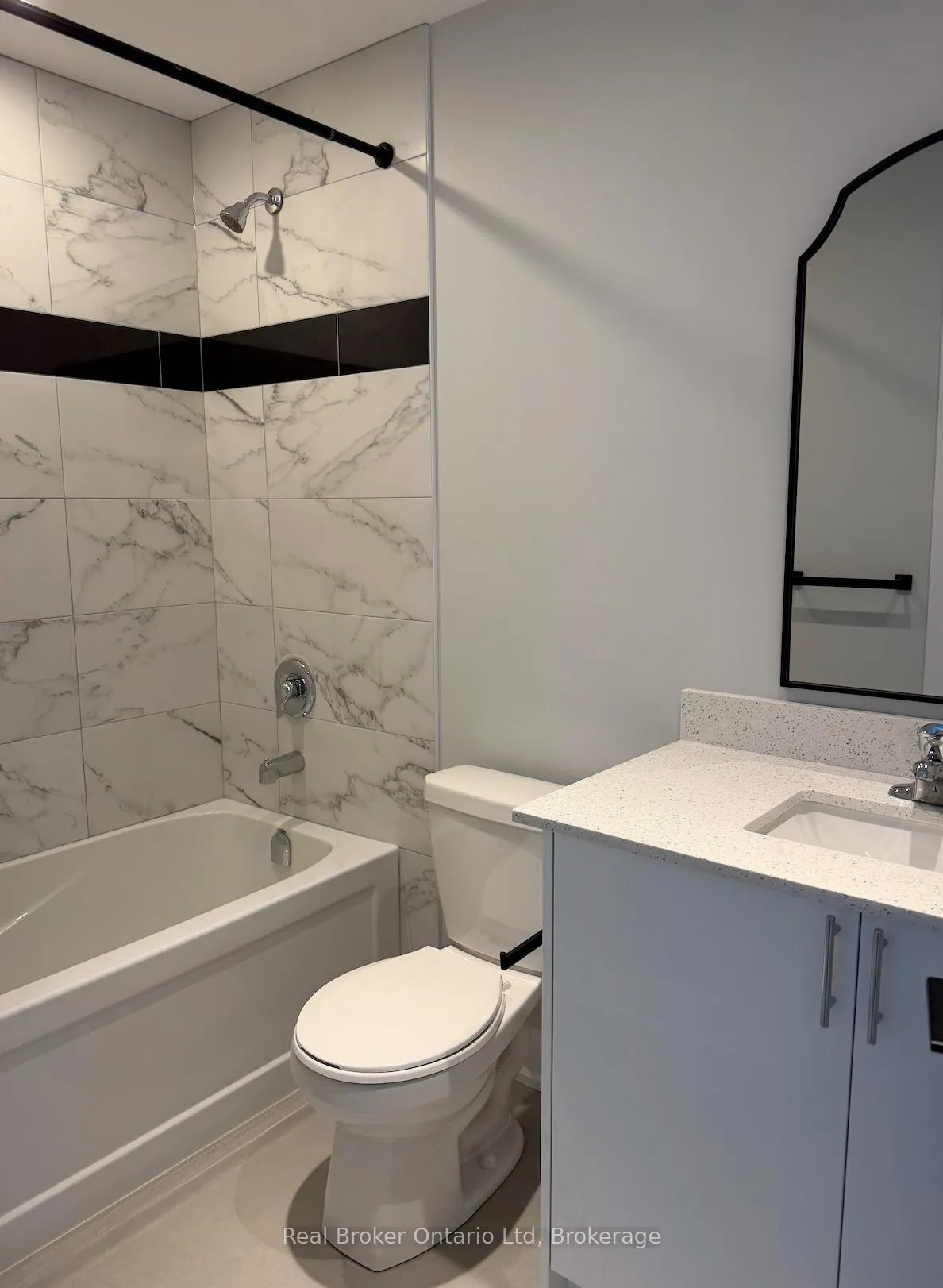 Photo 5 of Unit 102, 60 Donald Street, Barrie, Queen's Park — HOMEH