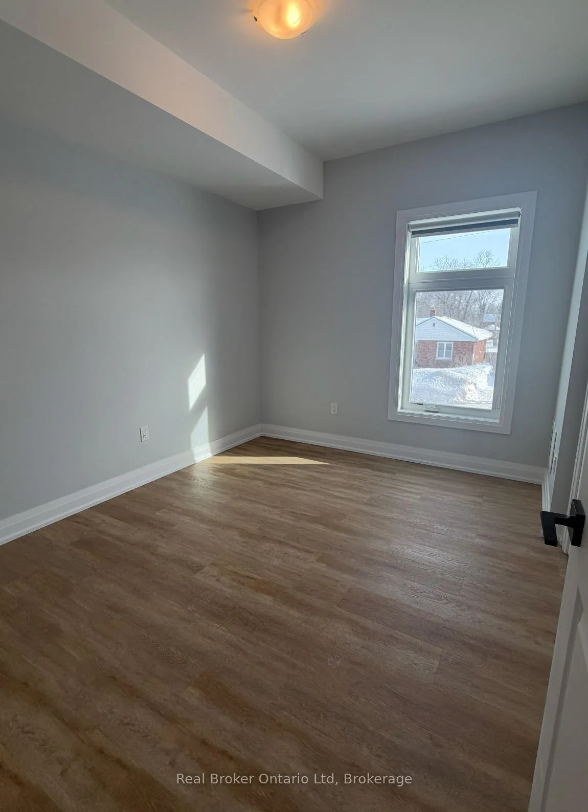 Photo 6 of Unit 102, 60 Donald Street, Barrie, Queen's Park — HOMEH