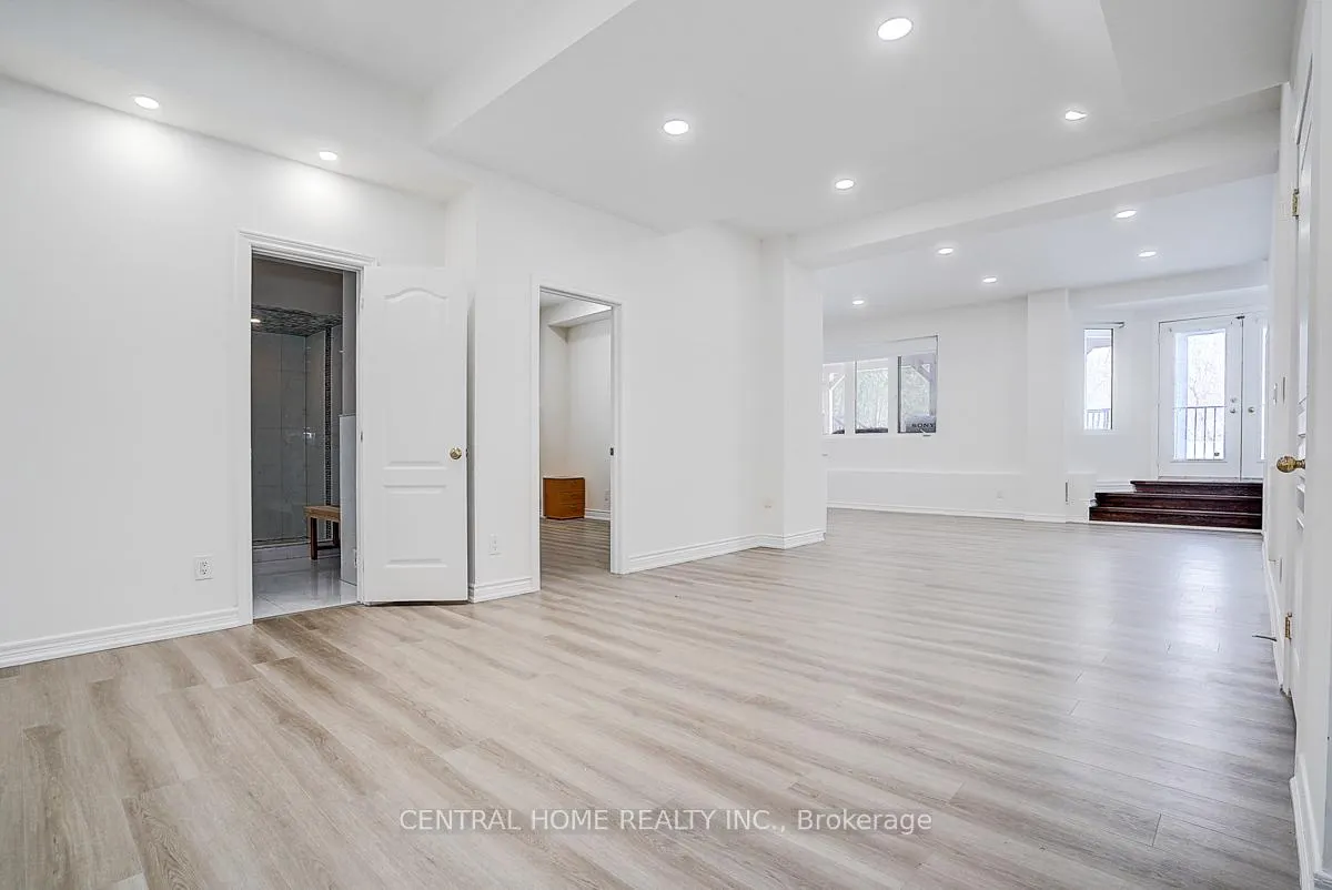 Photo 3 of Unit Bsmt, 134 Bradgate Drive, Markham, Thornlea — HOMEH