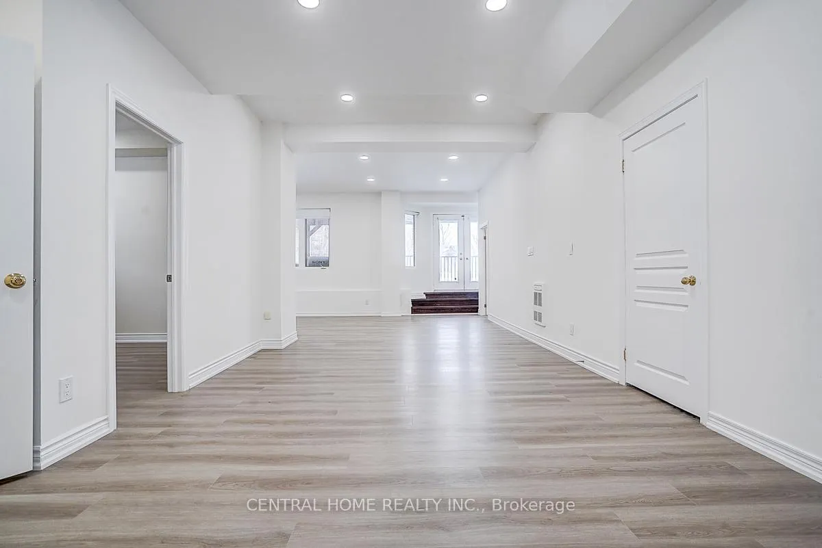 Photo 4 of Unit Bsmt, 134 Bradgate Drive, Markham, Thornlea — HOMEH