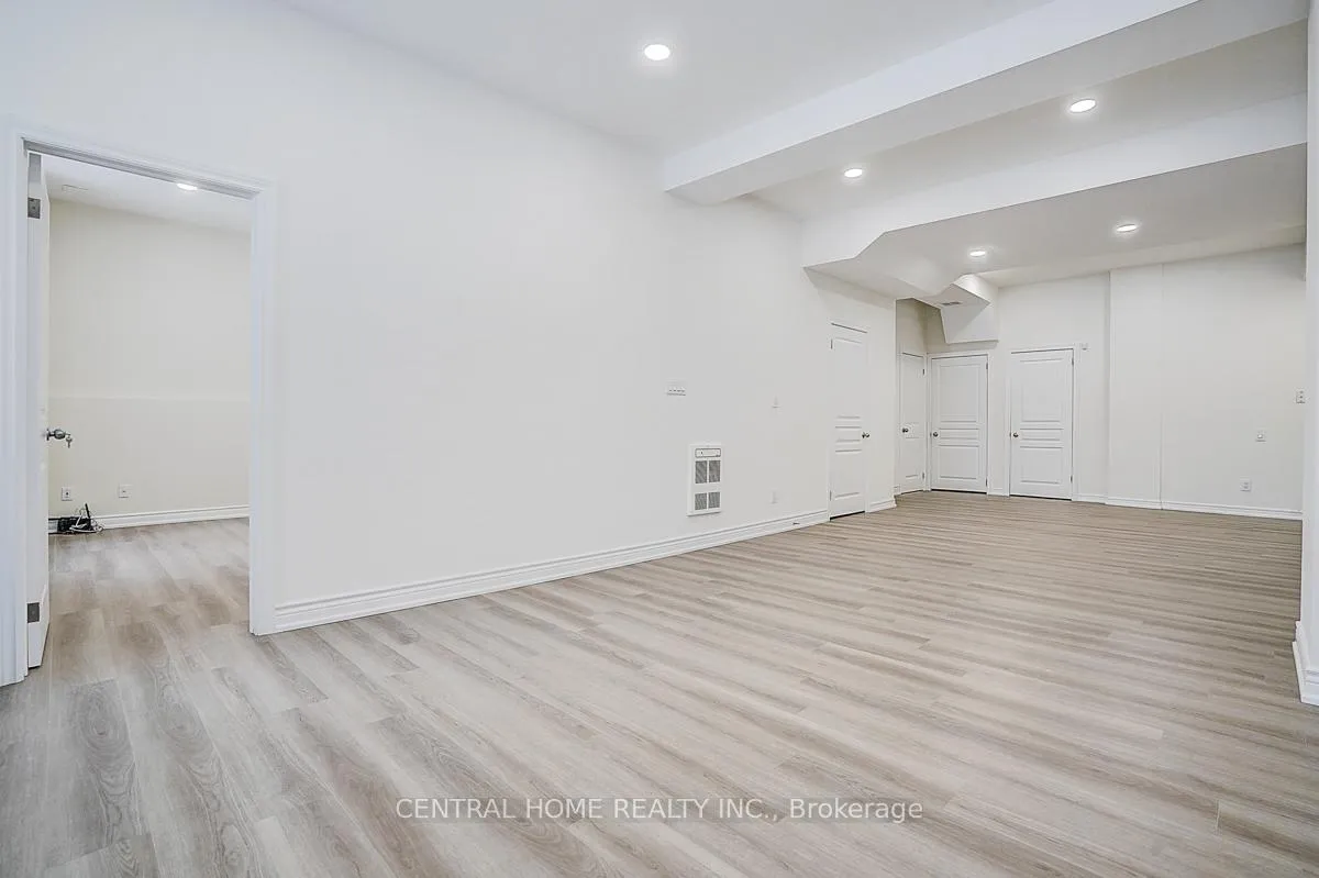 Photo 17 of Unit Bsmt, 134 Bradgate Drive, Markham, Thornlea — HOMEH