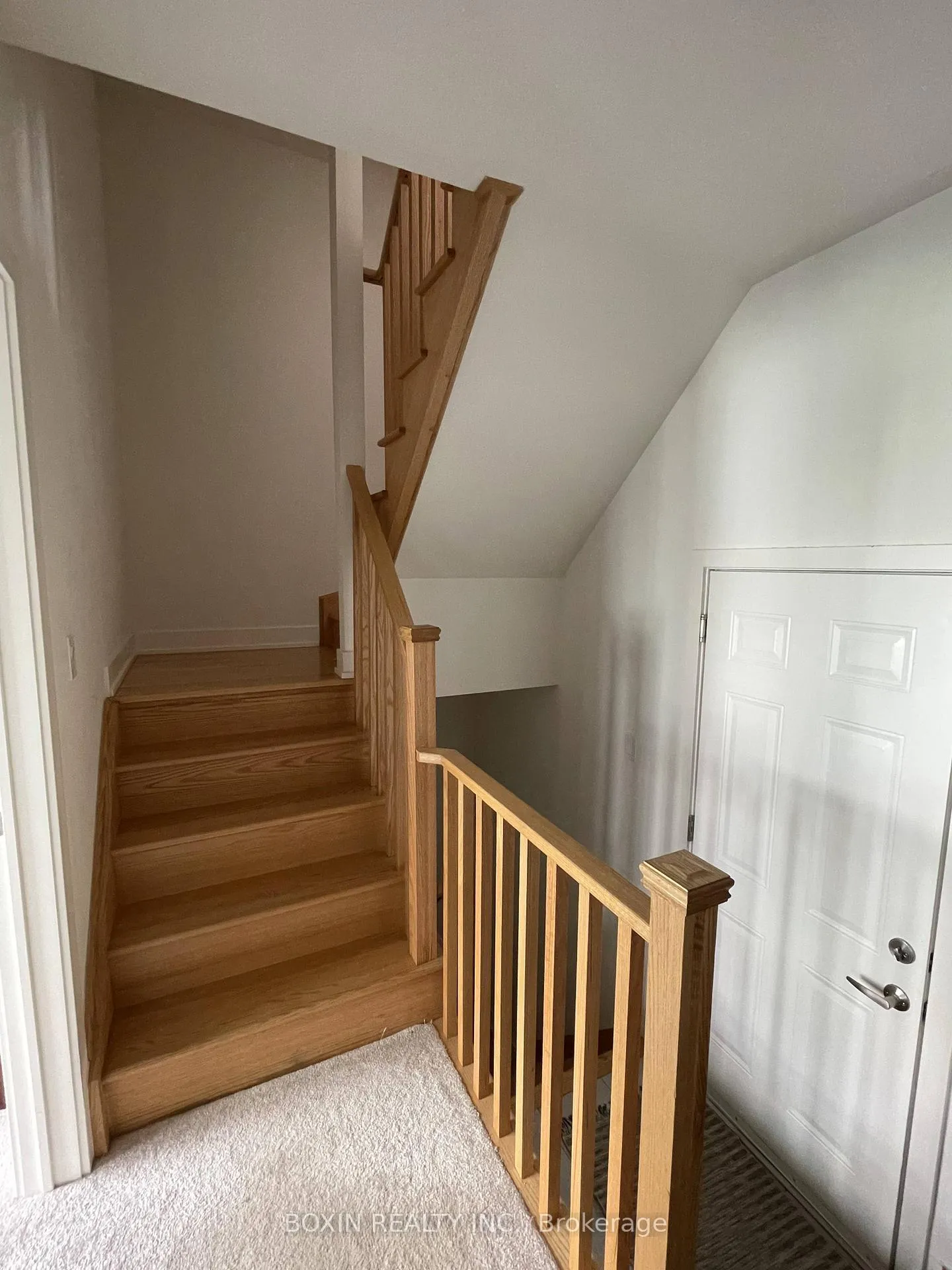 Photo 5 of 38 Gerussi Street, Vaughan, Vellore Village — HOMEH
