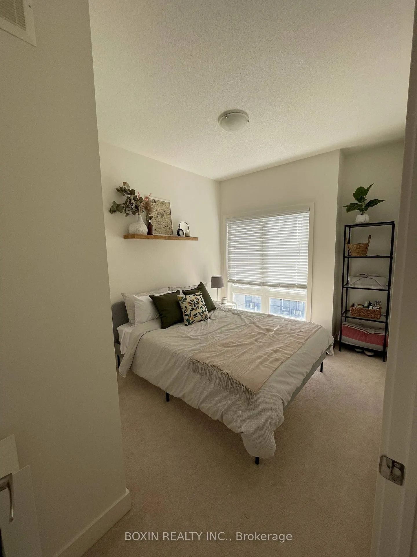 Photo 16 of 38 Gerussi Street, Vaughan, Vellore Village — HOMEH