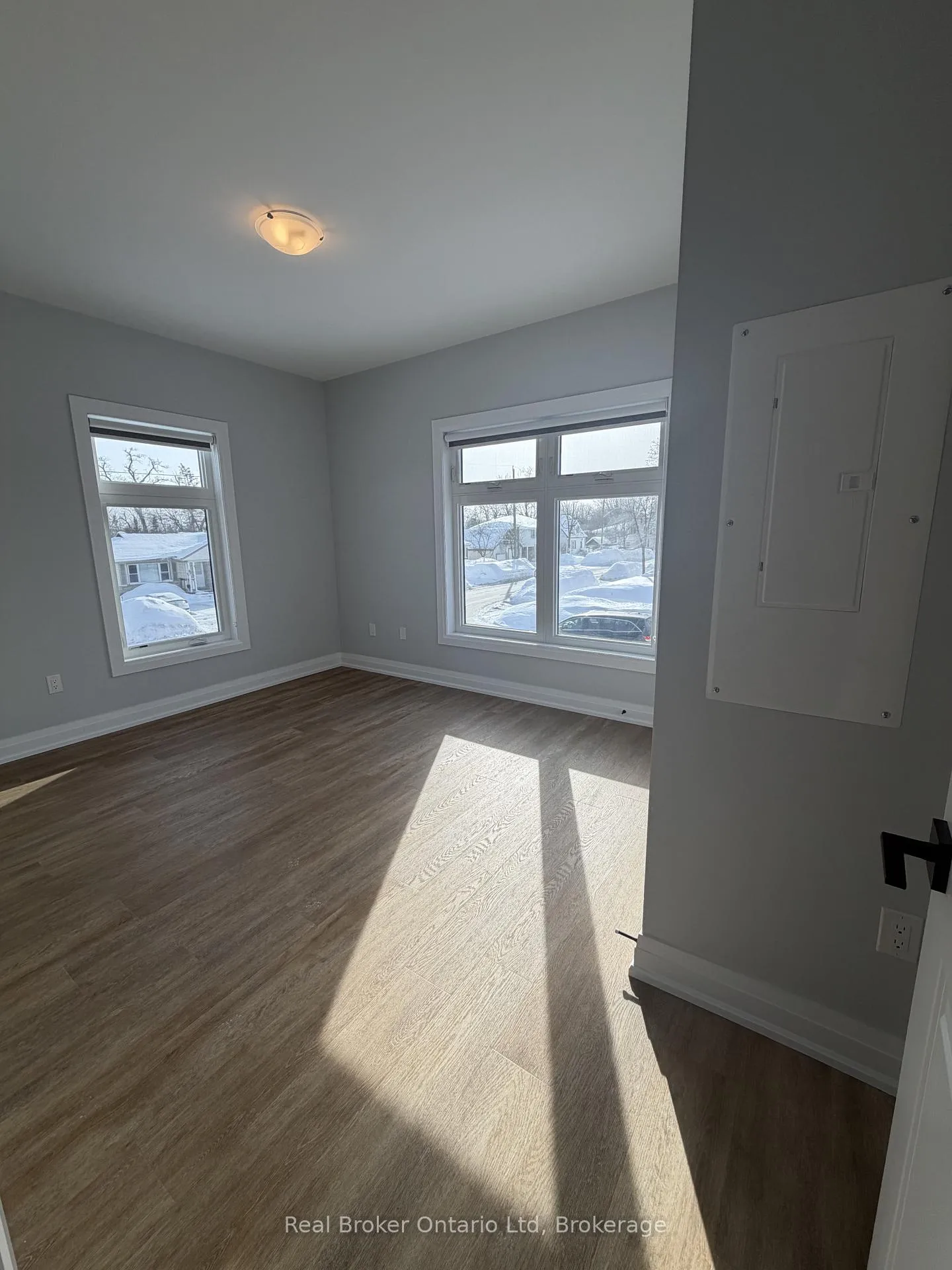 Photo 8 of Unit 301, 60 Donald Street, Barrie, Queen's Park — HOMEH