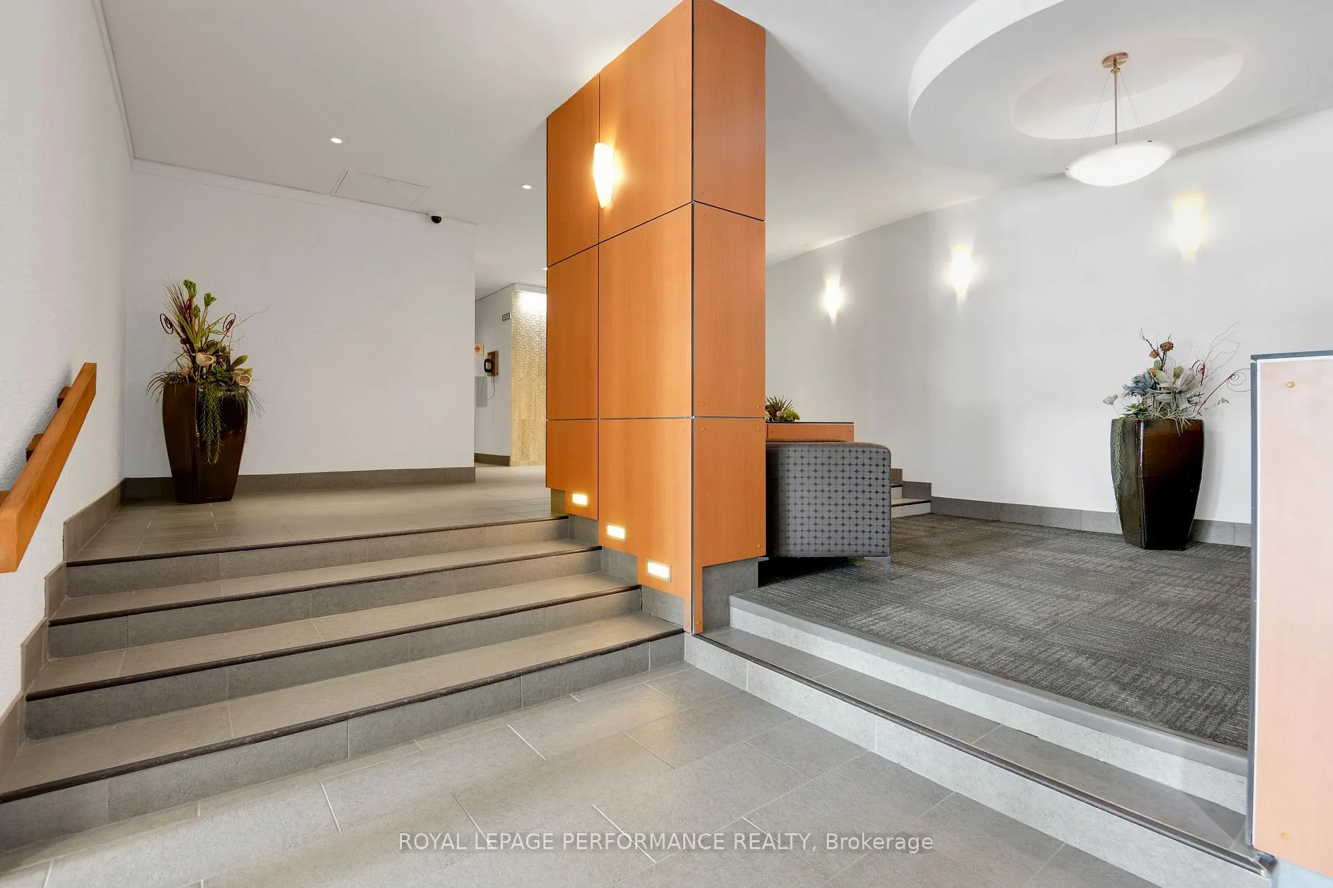 Photo 3 of Unit 905, 373 Laurier Avenue E, Ottawa, Sandy Hill — HOMEH