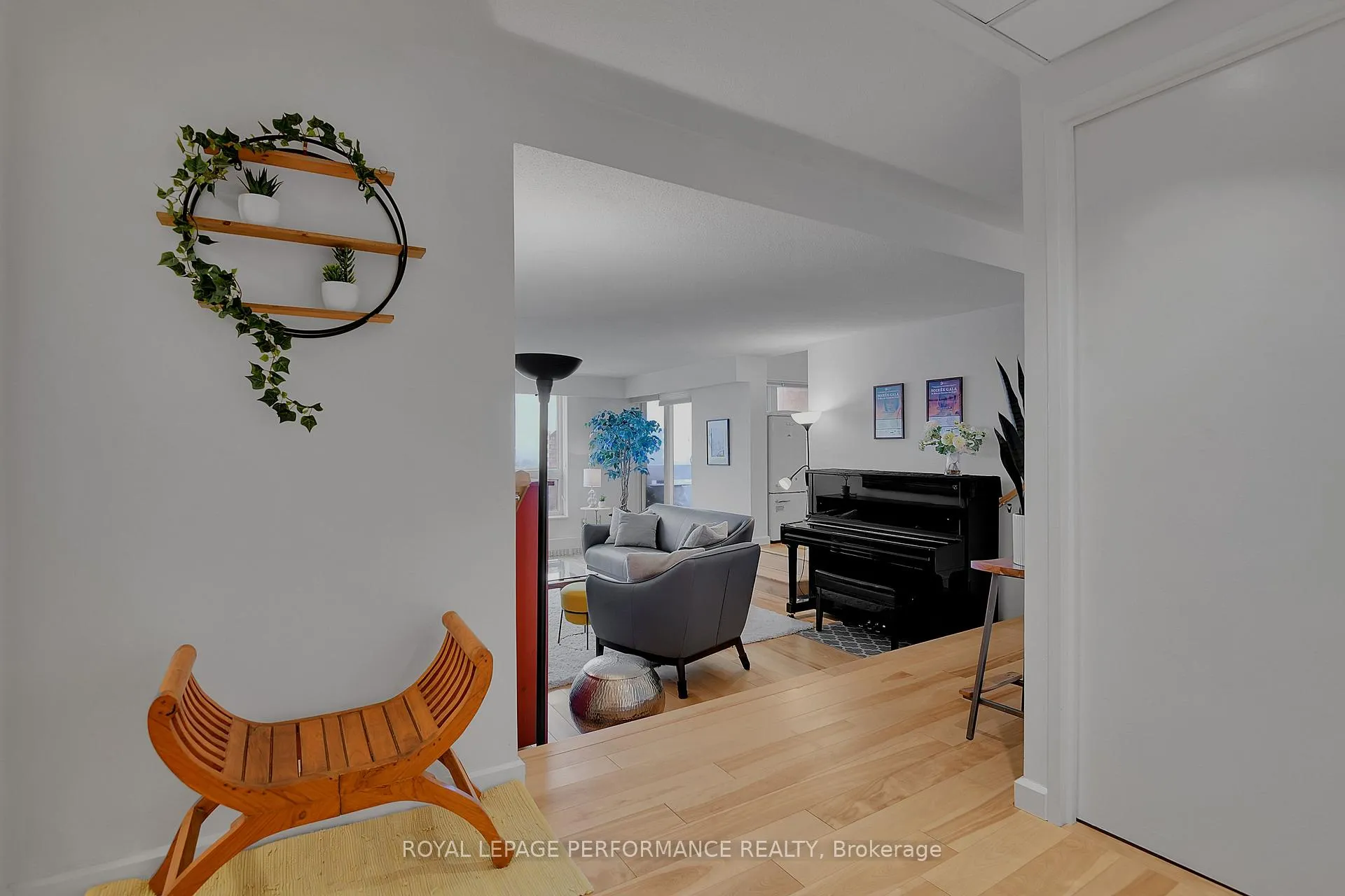 Photo 4 of Unit 905, 373 Laurier Avenue E, Ottawa, Sandy Hill — HOMEH