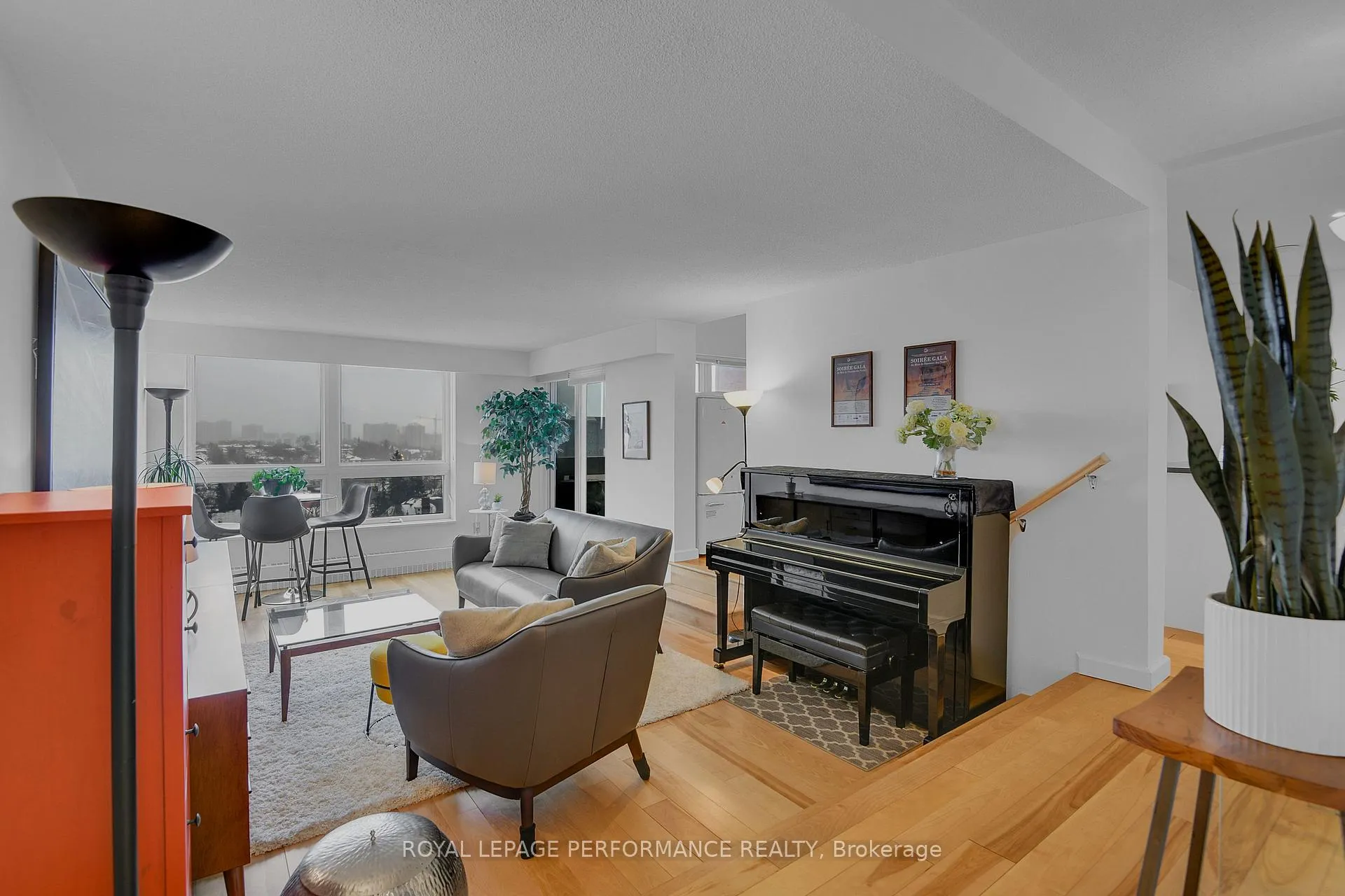 Photo 5 of Unit 905, 373 Laurier Avenue E, Ottawa, Sandy Hill — HOMEH