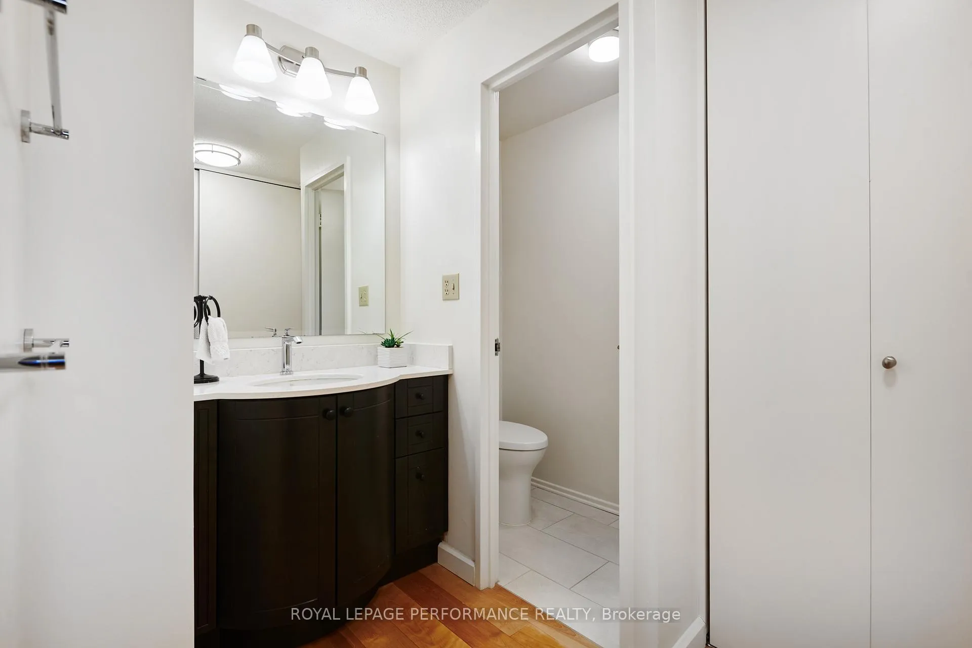 Photo 15 of Unit 905, 373 Laurier Avenue E, Ottawa, Sandy Hill — HOMEH