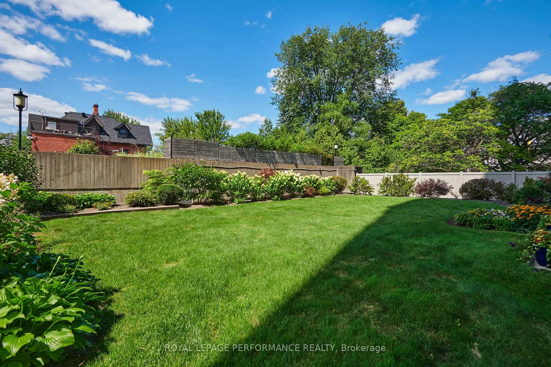 Photo 23 of Unit 905, 373 Laurier Avenue E, Ottawa, Sandy Hill — HOMEH