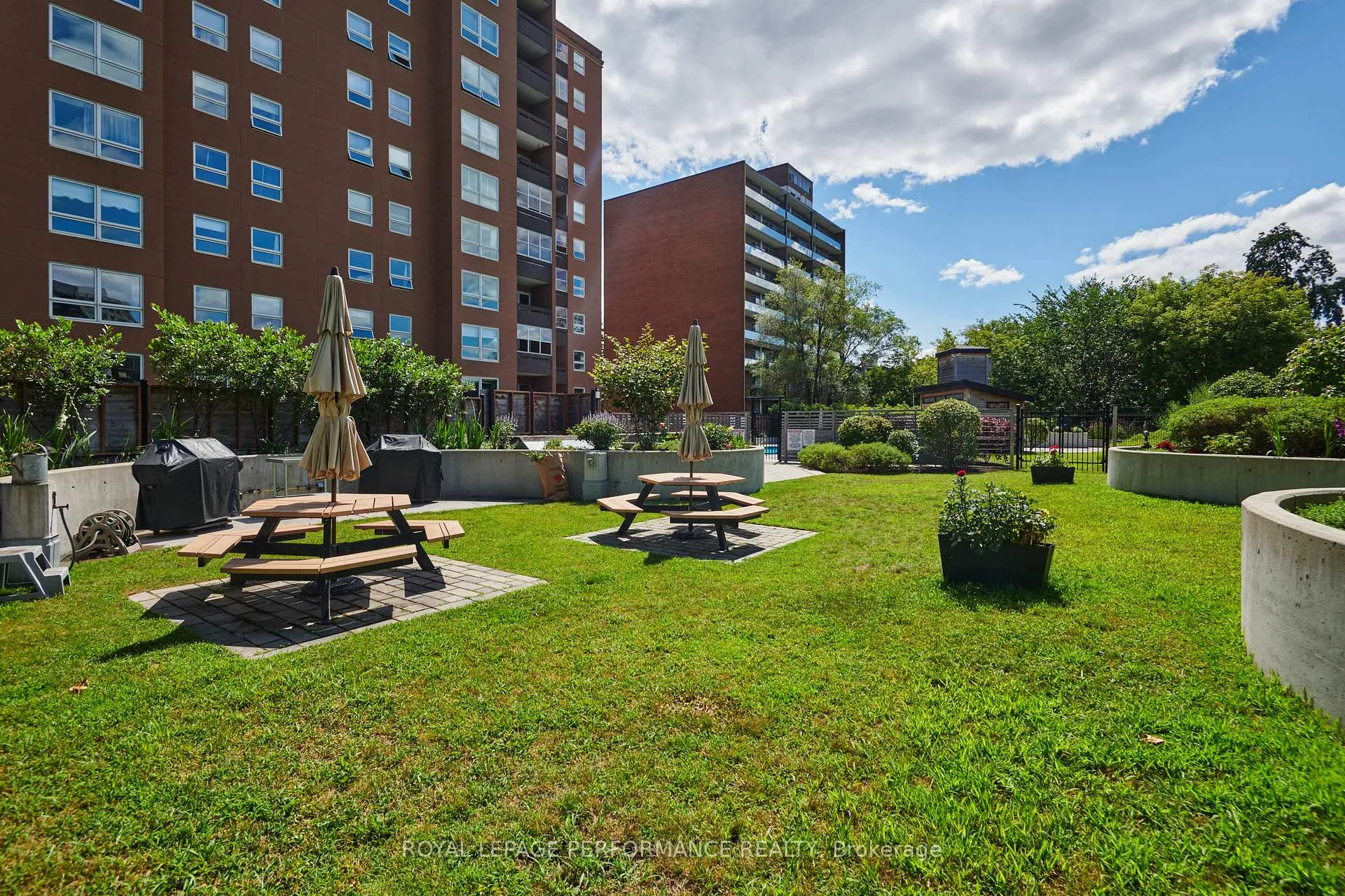 Photo 24 of Unit 905, 373 Laurier Avenue E, Ottawa, Sandy Hill — HOMEH