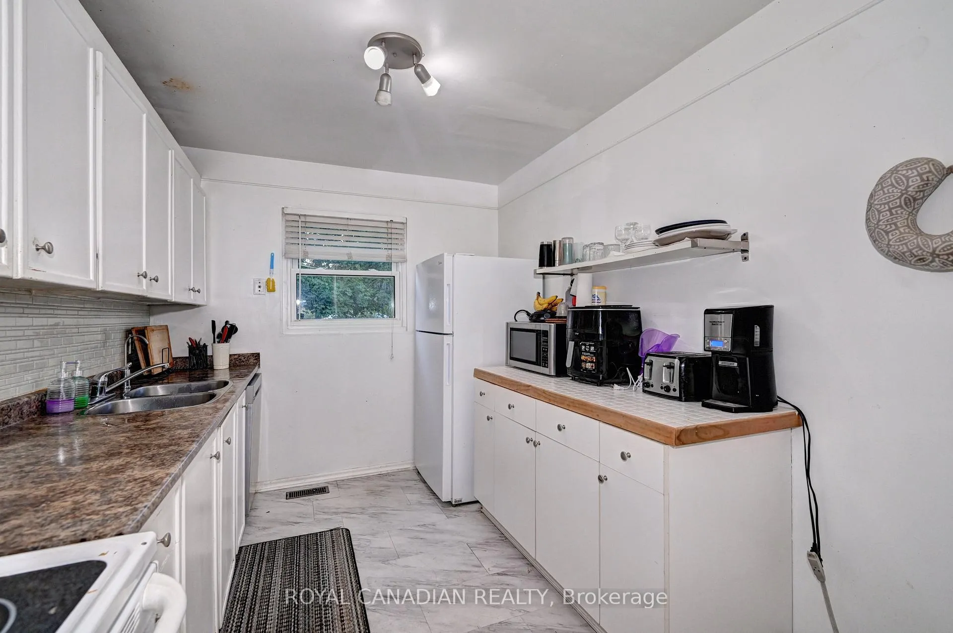 Photo 5 of Unit E, 515 Weber Street, Waterloo, Lakeshore Village — HOMEH
