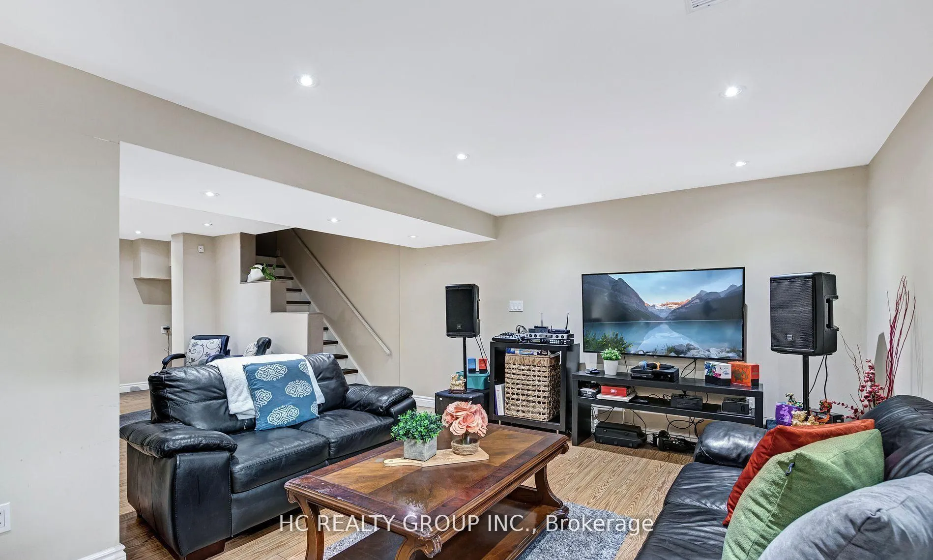 Photo 33 of 90 Boticelli Way, Vaughan, Vellore Village — HOMEH