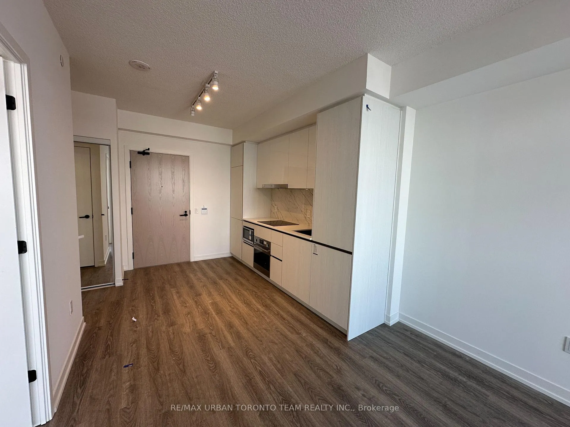 Photo 6 of Unit 5705, 8 Interchange Way, Vaughan, Vaughan Corporate Centre — HOMEH