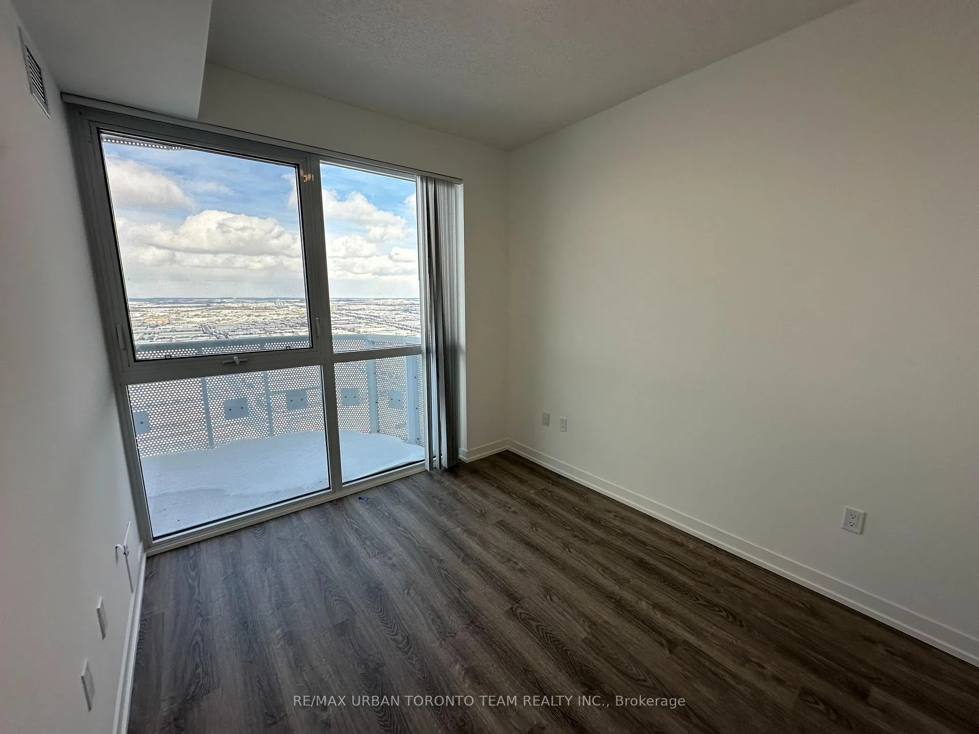 Photo 8 of Unit 5705, 8 Interchange Way, Vaughan, Vaughan Corporate Centre — HOMEH