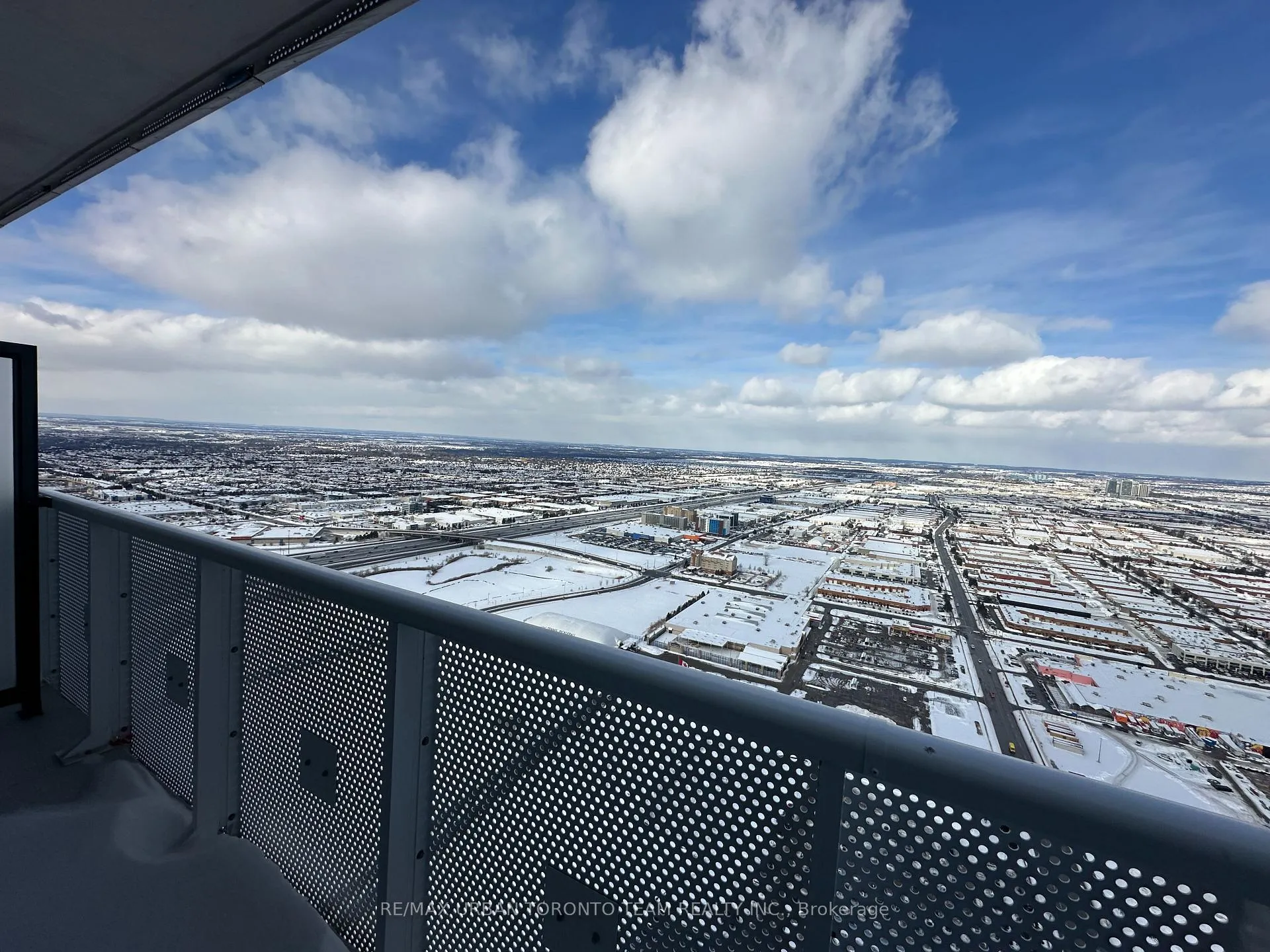Photo 10 of Unit 5705, 8 Interchange Way, Vaughan, Vaughan Corporate Centre — HOMEH