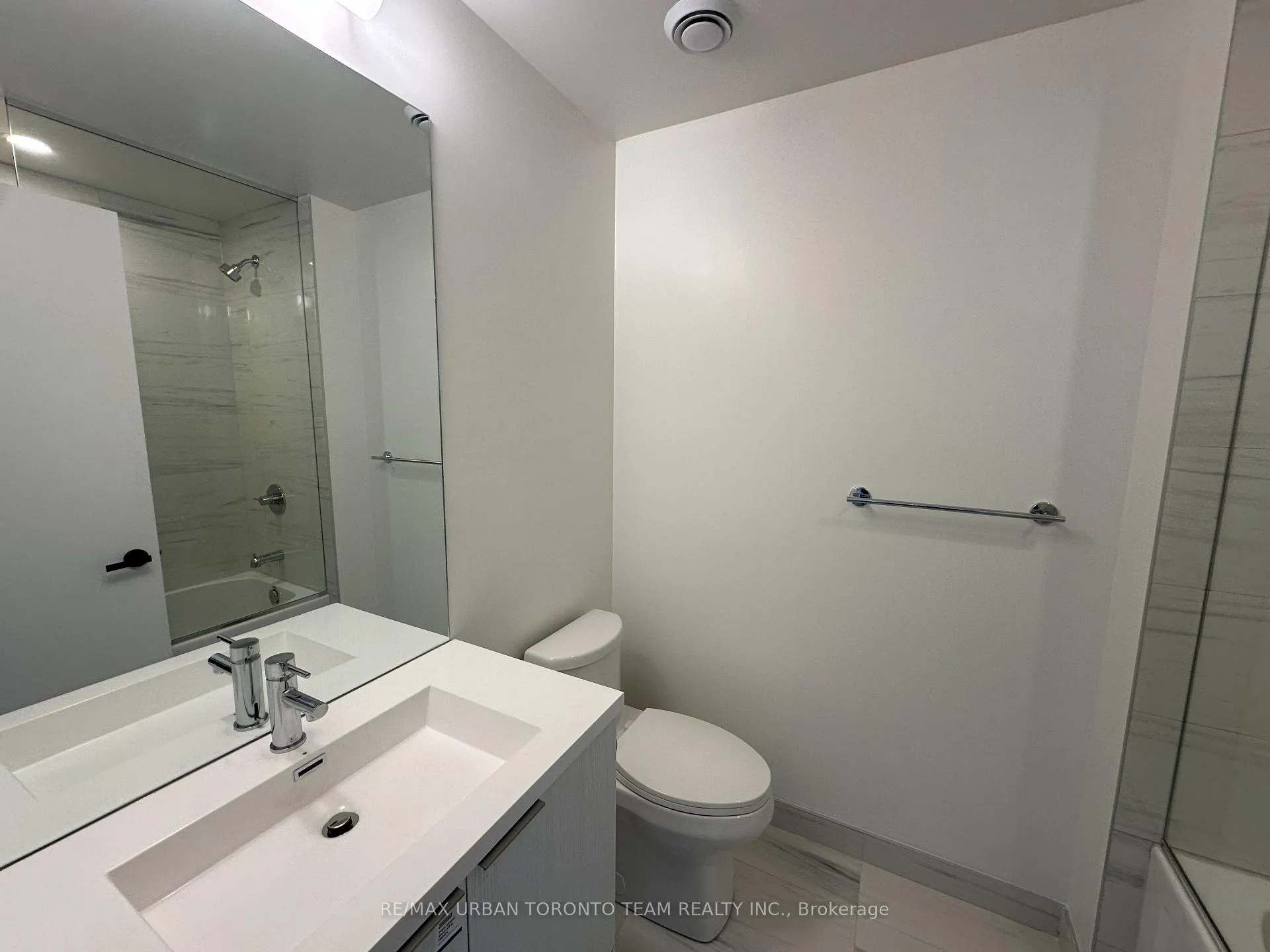Photo 11 of Unit 5705, 8 Interchange Way, Vaughan, Vaughan Corporate Centre — HOMEH