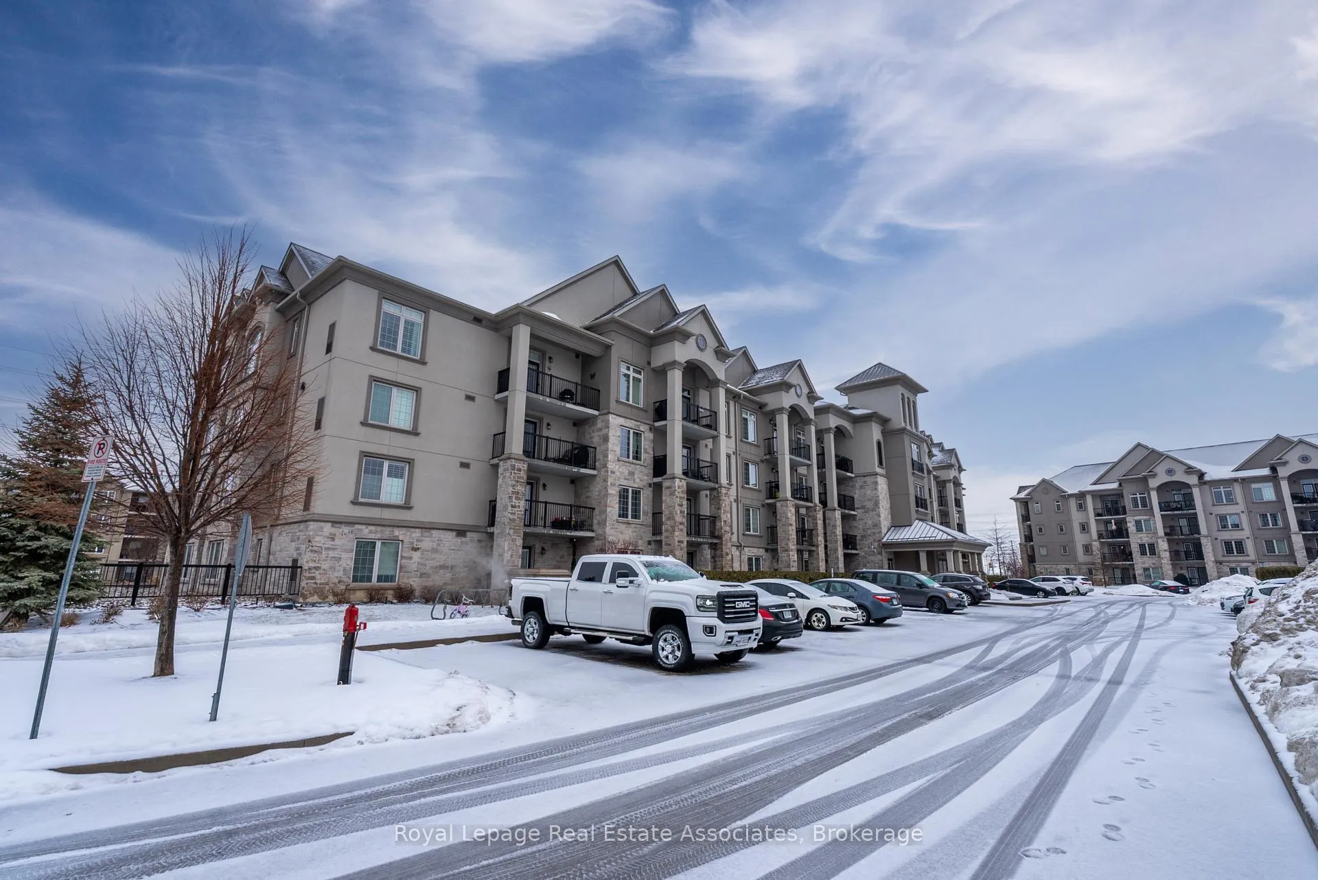 Photo 2 of Unit 102, 1460 Main Street E, Milton, Dempsey — HOMEH