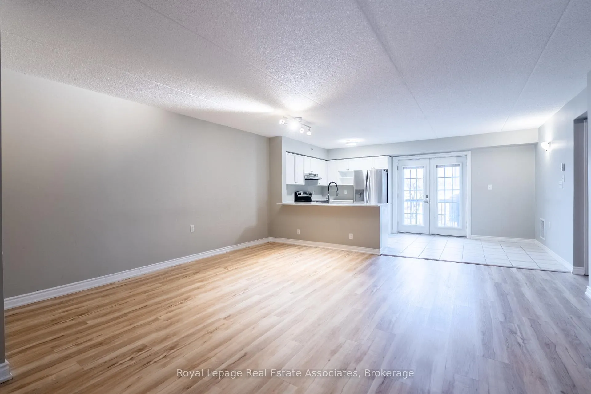 Photo 6 of Unit 102, 1460 Main Street E, Milton, Dempsey — HOMEH