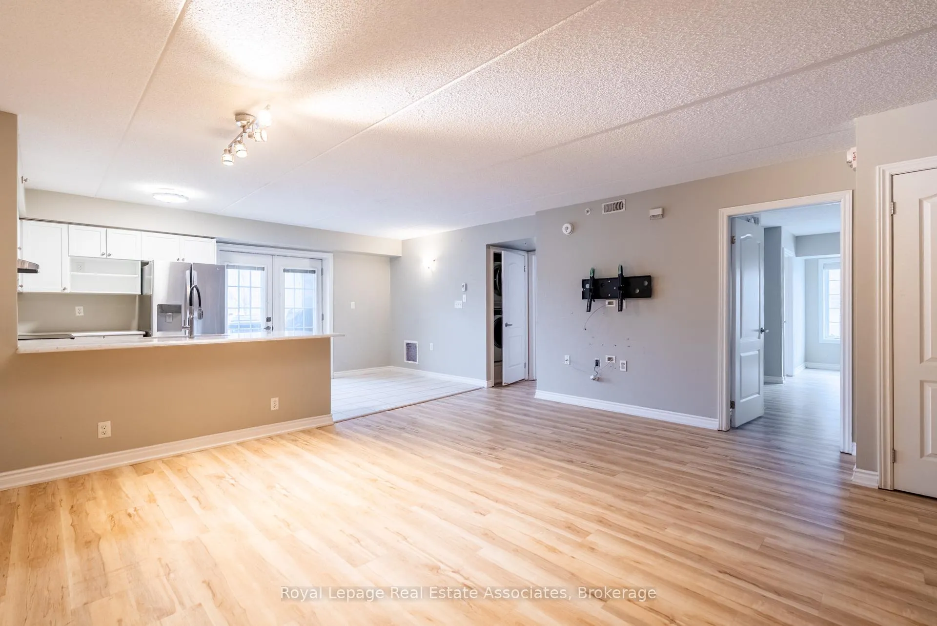 Photo 7 of Unit 102, 1460 Main Street E, Milton, Dempsey — HOMEH