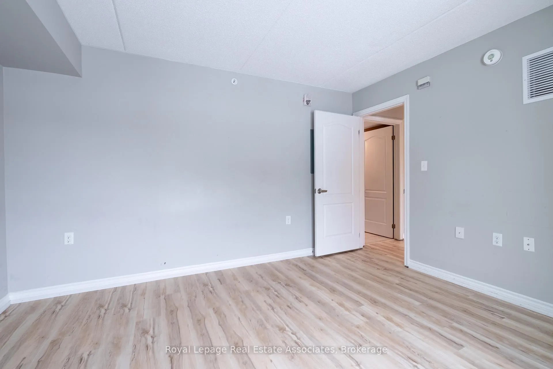 Photo 33 of Unit 102, 1460 Main Street E, Milton, Dempsey — HOMEH