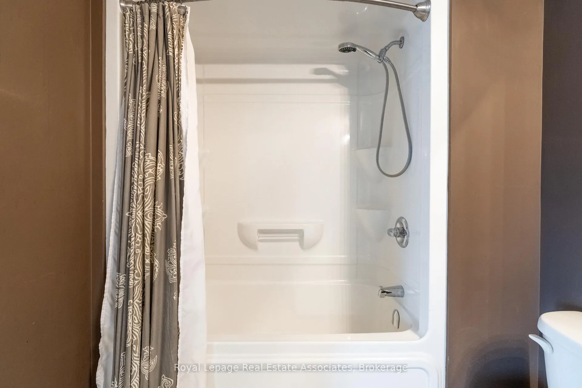 Photo 38 of Unit 102, 1460 Main Street E, Milton, Dempsey — HOMEH