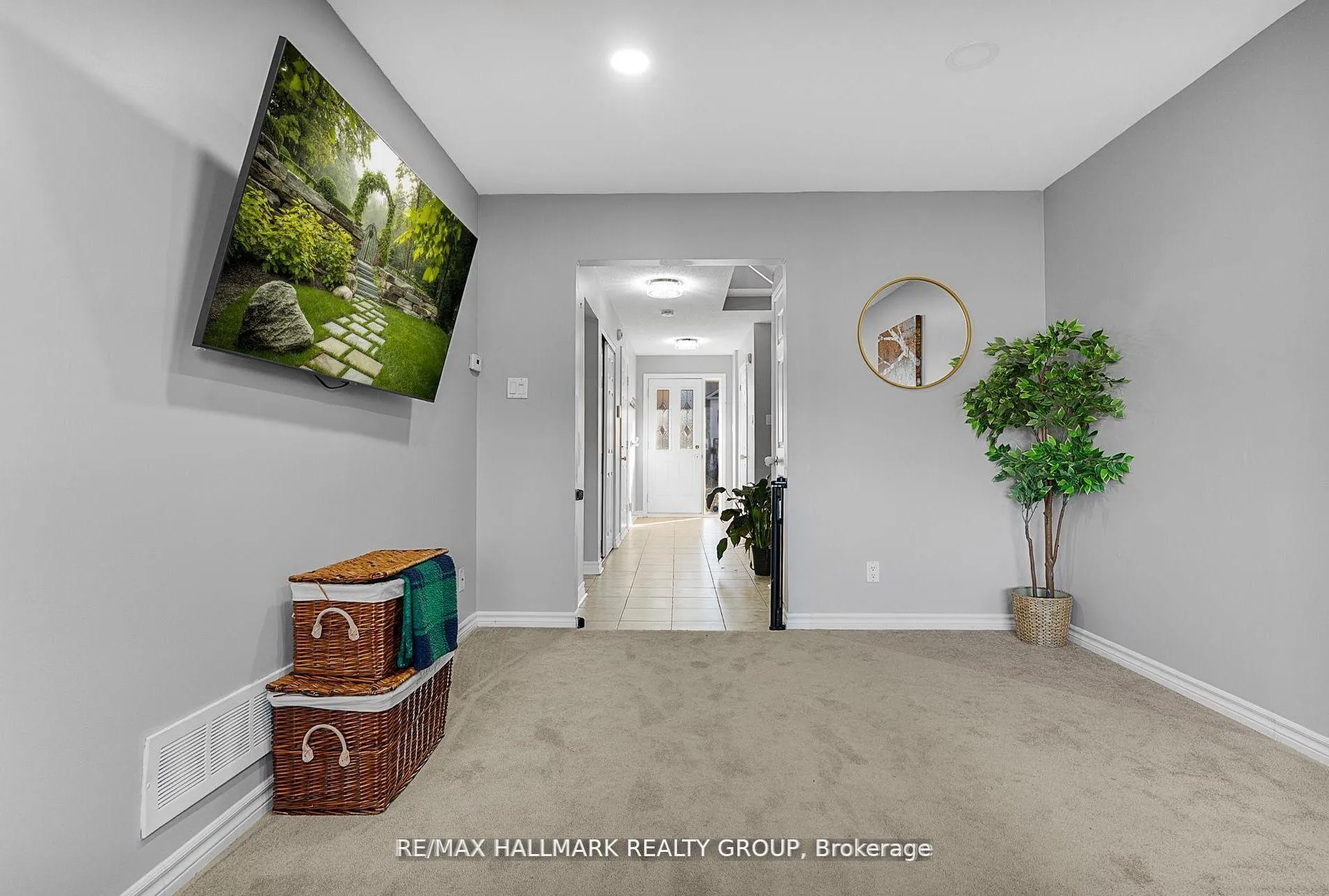 Photo 4 of 93 Cedarock Drive, Ottawa, Kanata - Bridlewood — HOMEH