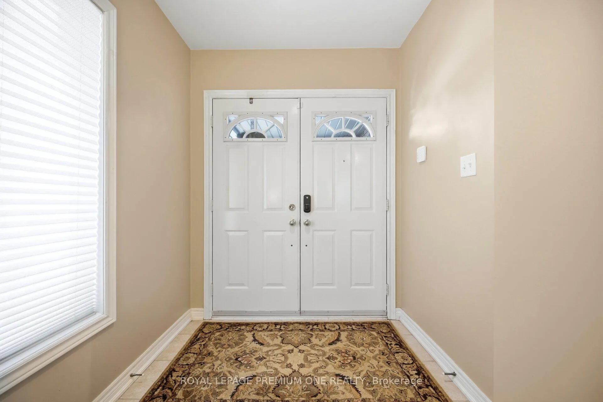 Photo 5 of 99 Royal Pine Avenue, Vaughan, Sonoma Heights — HOMEH