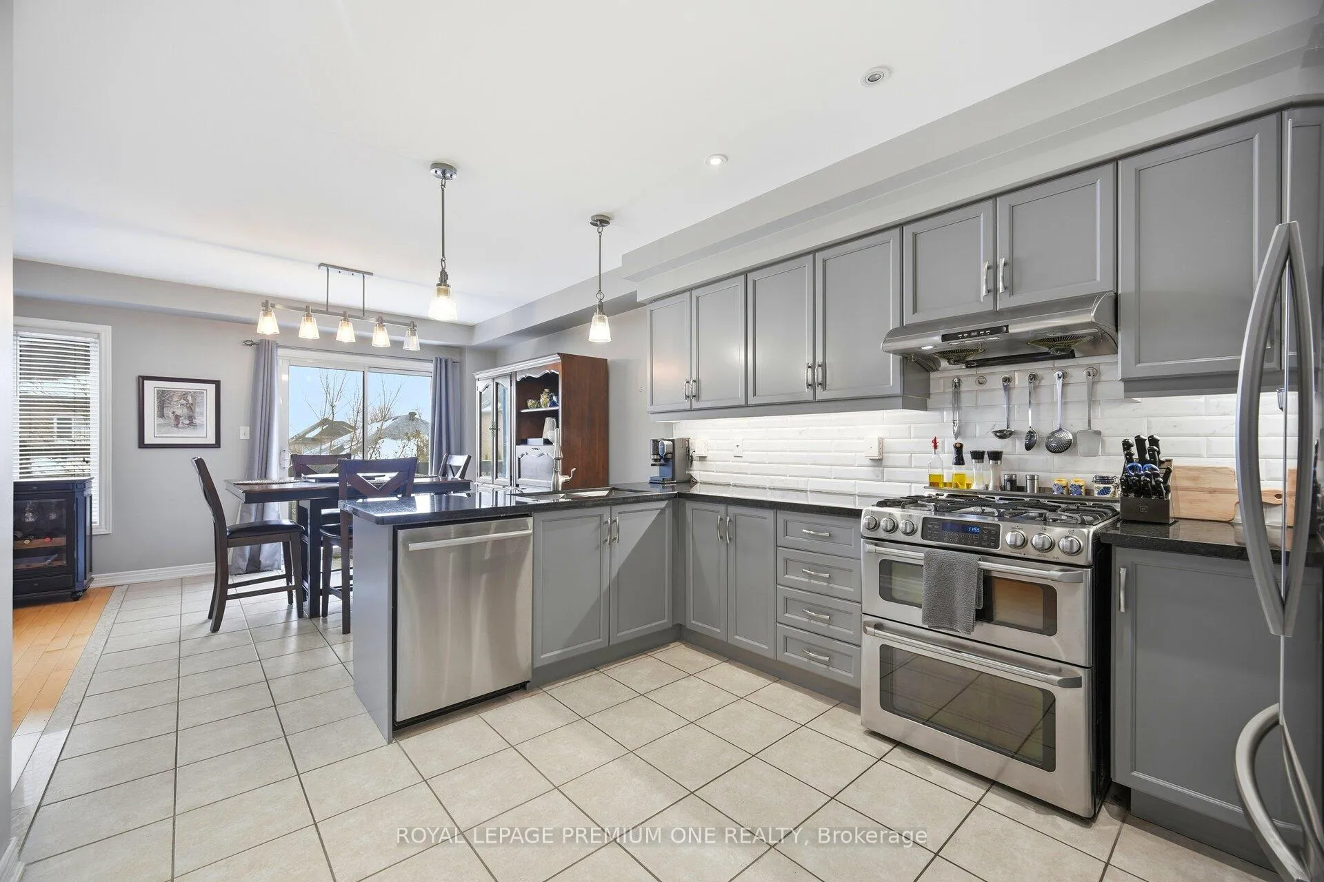 Photo 12 of 99 Royal Pine Avenue, Vaughan, Sonoma Heights — HOMEH