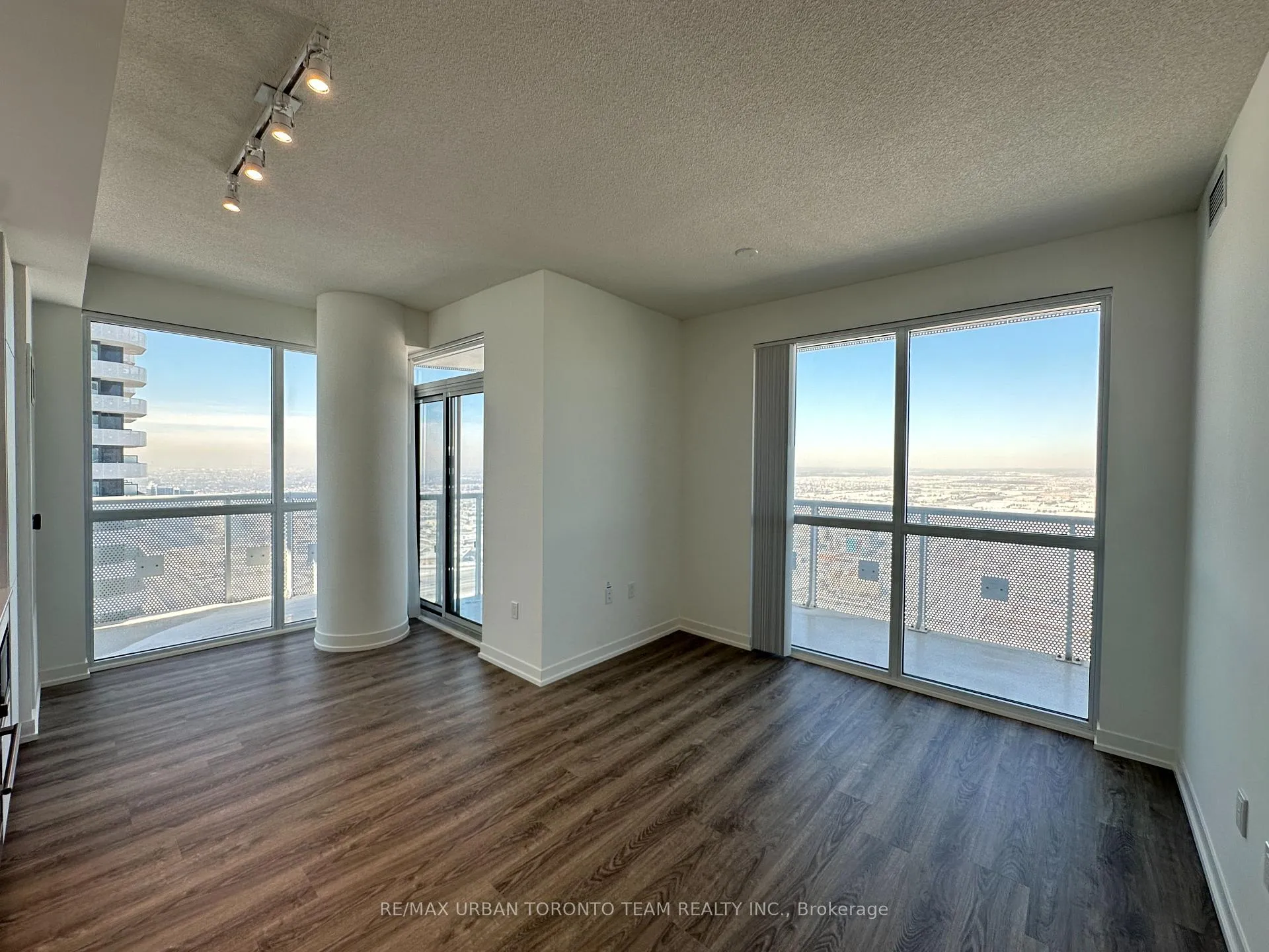 Photo 4 of Unit 5502, 8 Interchange Way, Vaughan, Vaughan Corporate Centre — HOMEH