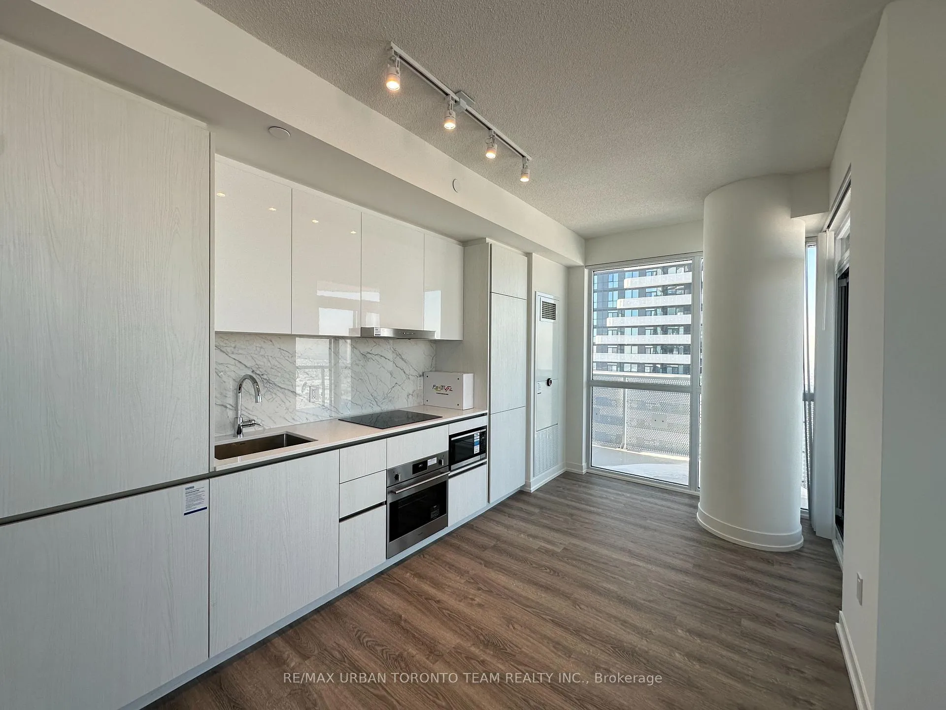 Photo 5 of Unit 5502, 8 Interchange Way, Vaughan, Vaughan Corporate Centre — HOMEH