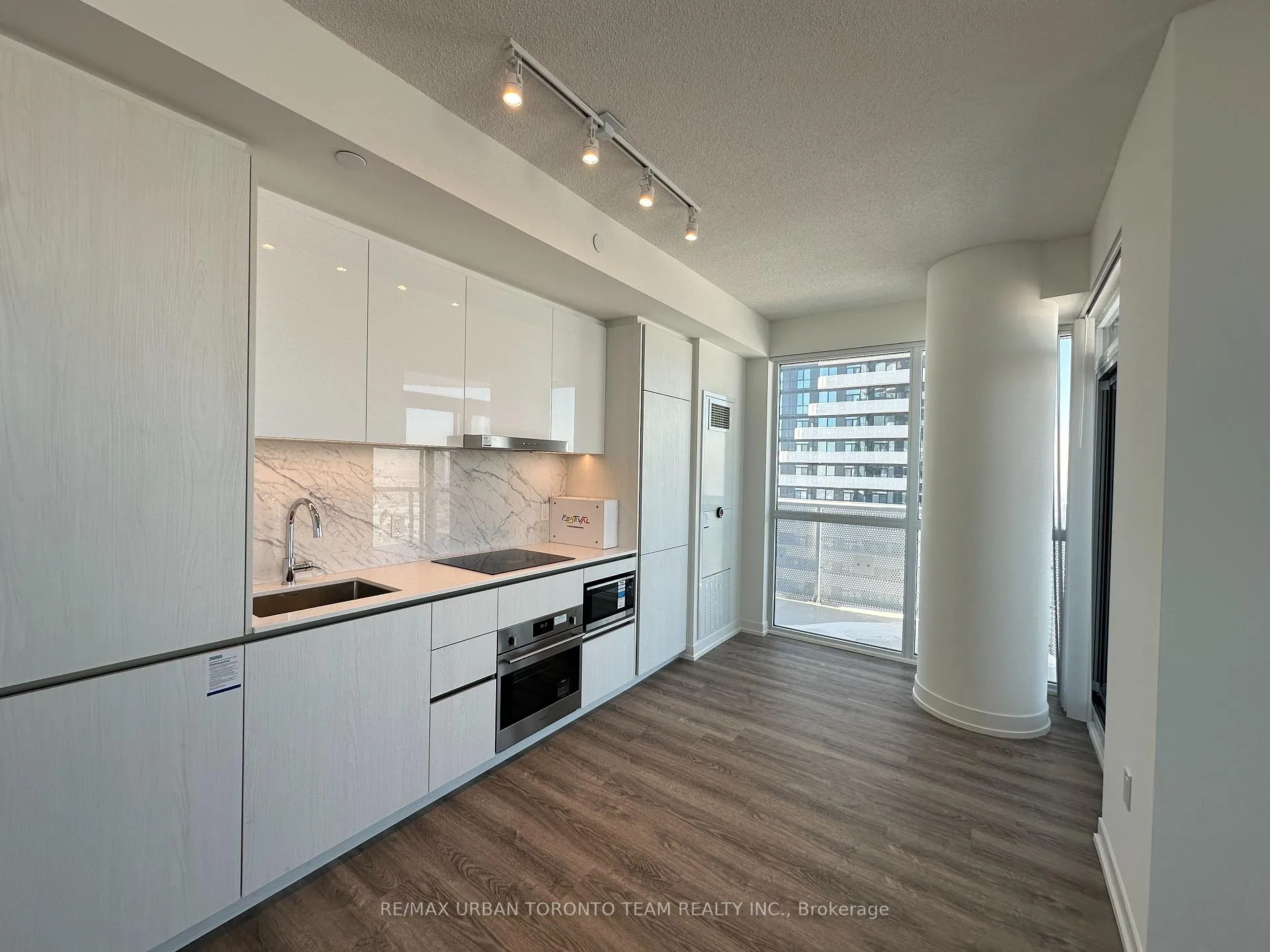 Photo 6 of Unit 5502, 8 Interchange Way, Vaughan, Vaughan Corporate Centre — HOMEH