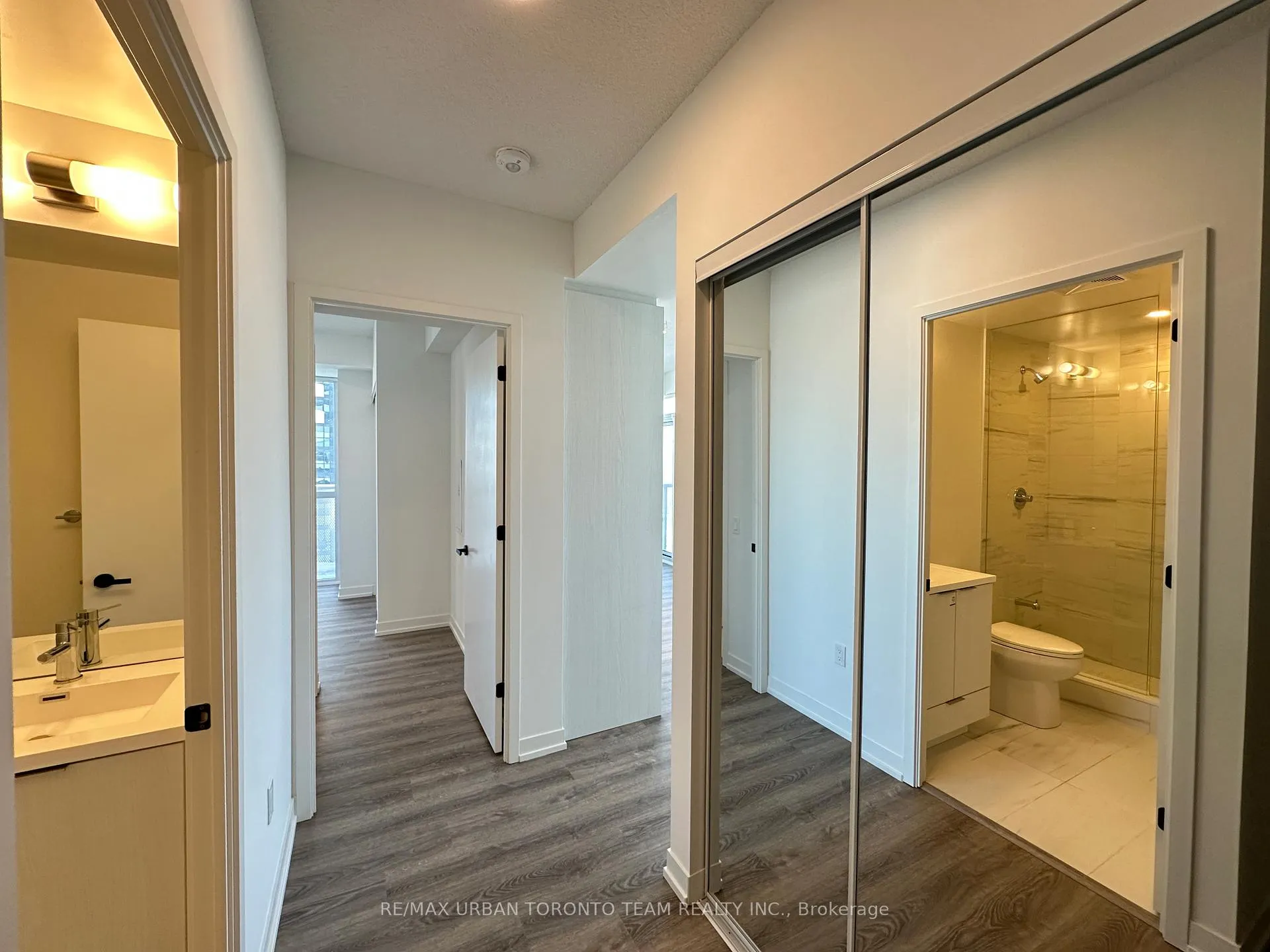 Photo 8 of Unit 5502, 8 Interchange Way, Vaughan, Vaughan Corporate Centre — HOMEH