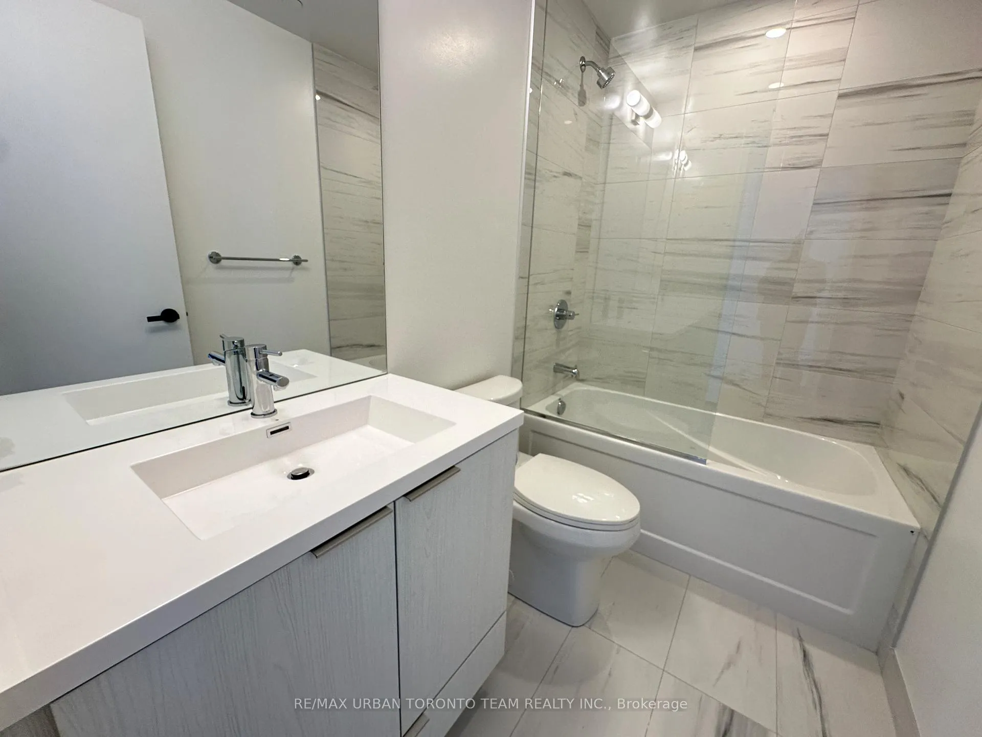 Photo 10 of Unit 5502, 8 Interchange Way, Vaughan, Vaughan Corporate Centre — HOMEH