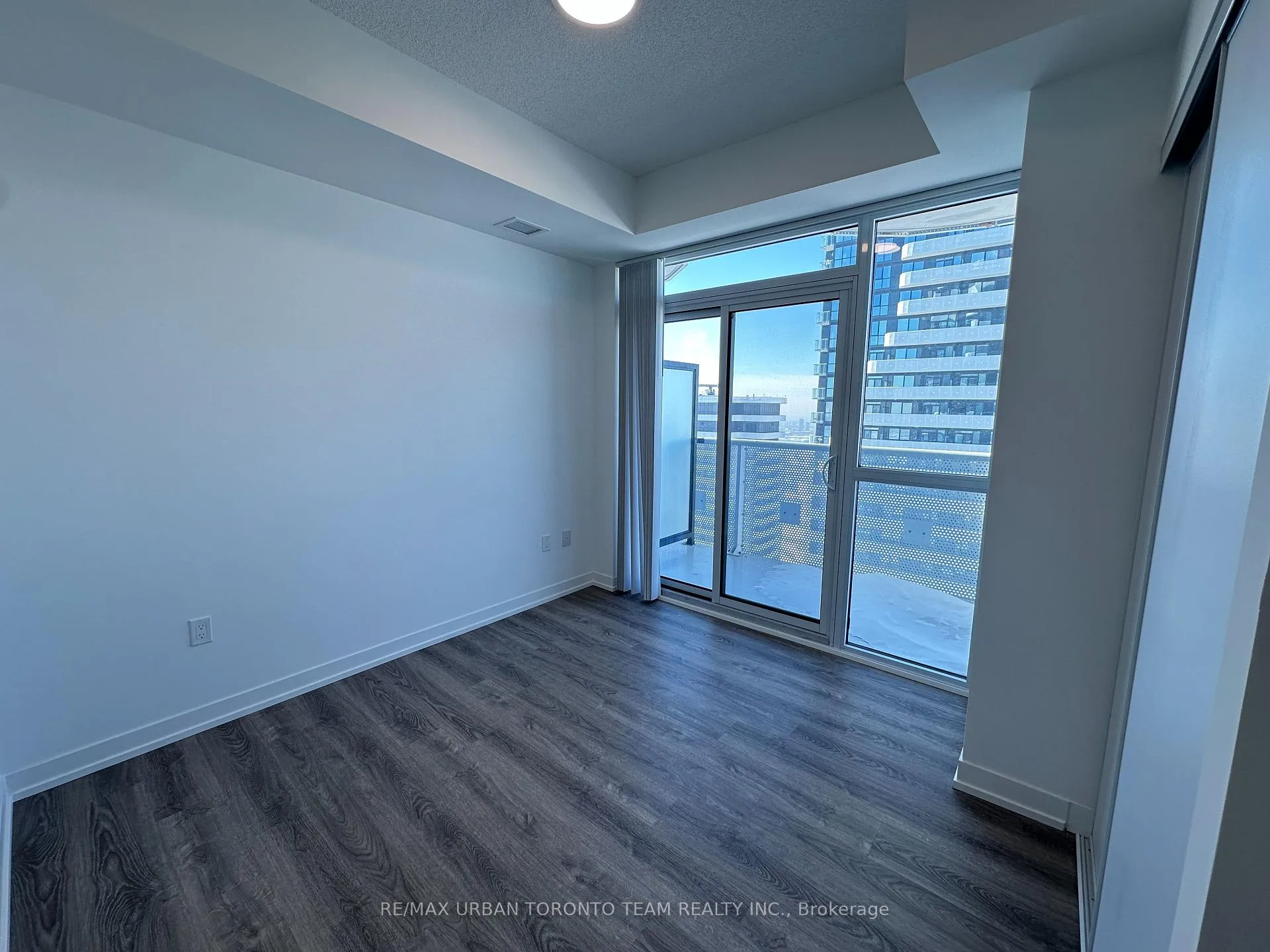 Photo 11 of Unit 5502, 8 Interchange Way, Vaughan, Vaughan Corporate Centre — HOMEH