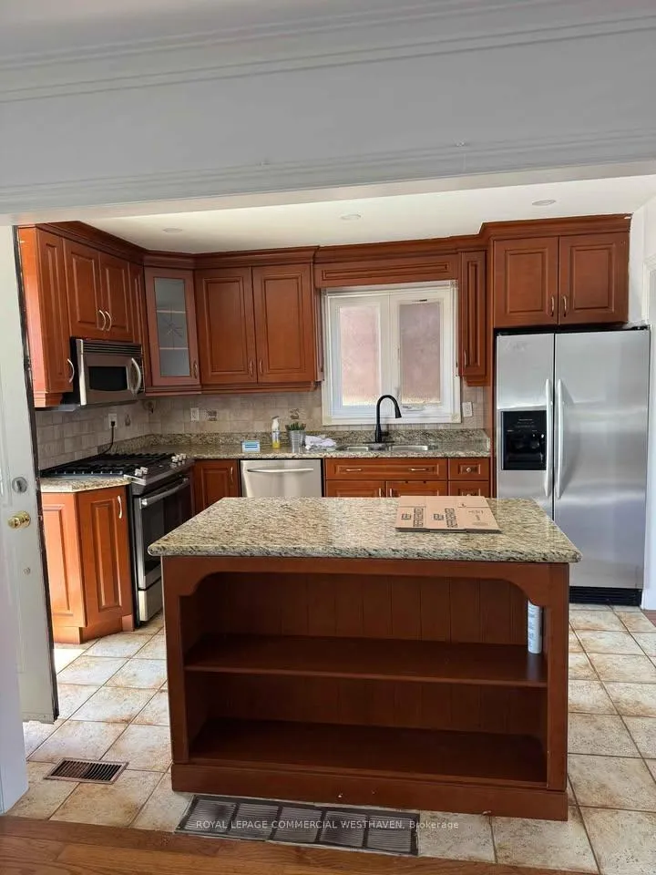 Photo 7 of Unit Main, 82 Scott Road, Toronto, Keelesdale-Eglinton West — HOMEH