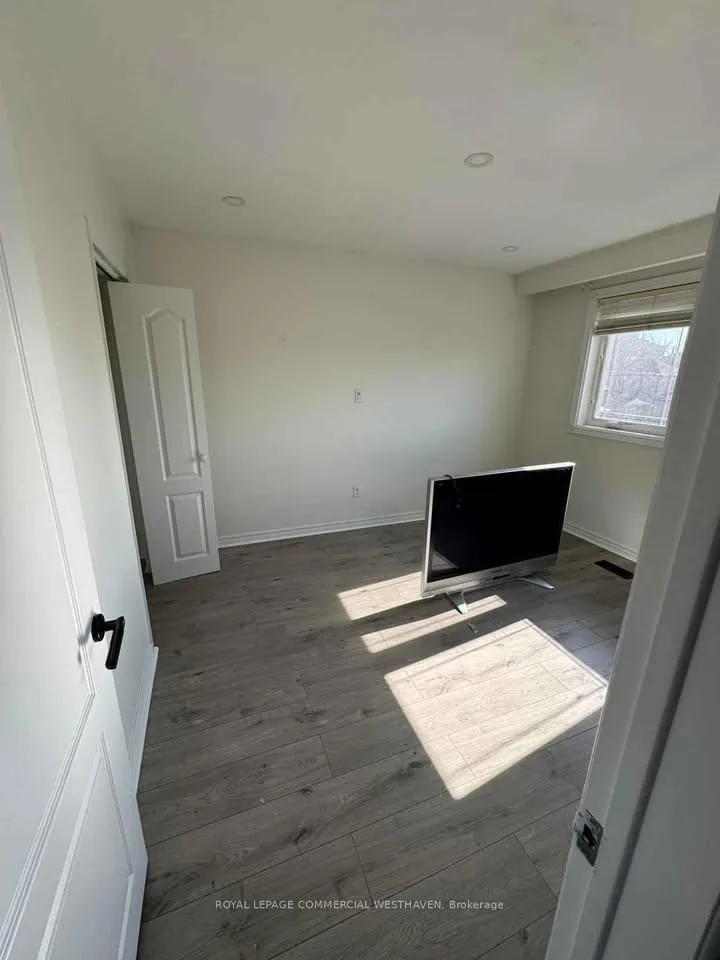 Photo 13 of Unit Main, 82 Scott Road, Toronto, Keelesdale-Eglinton West — HOMEH