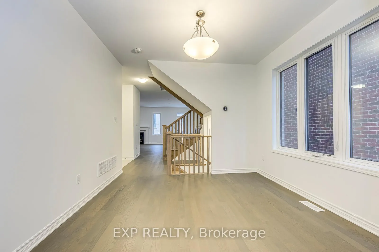 Photo 5 of 1313 Whitlock Avenue, Milton, Bowes — HOMEH