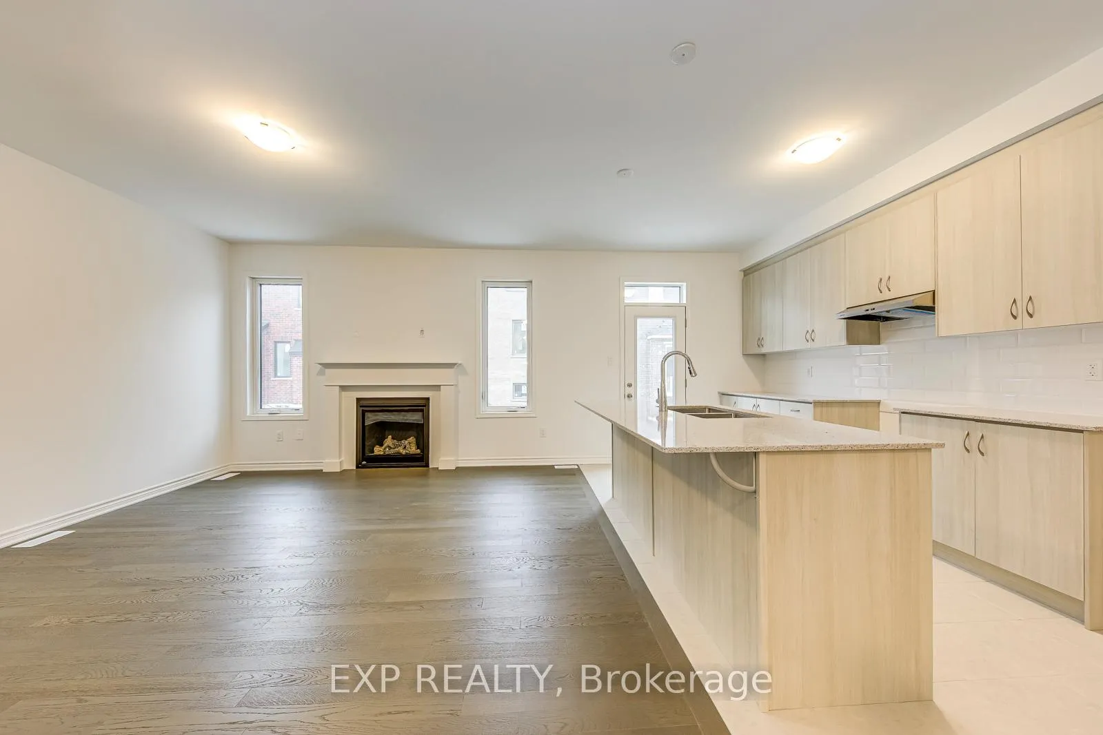 Photo 8 of 1313 Whitlock Avenue, Milton, Bowes — HOMEH
