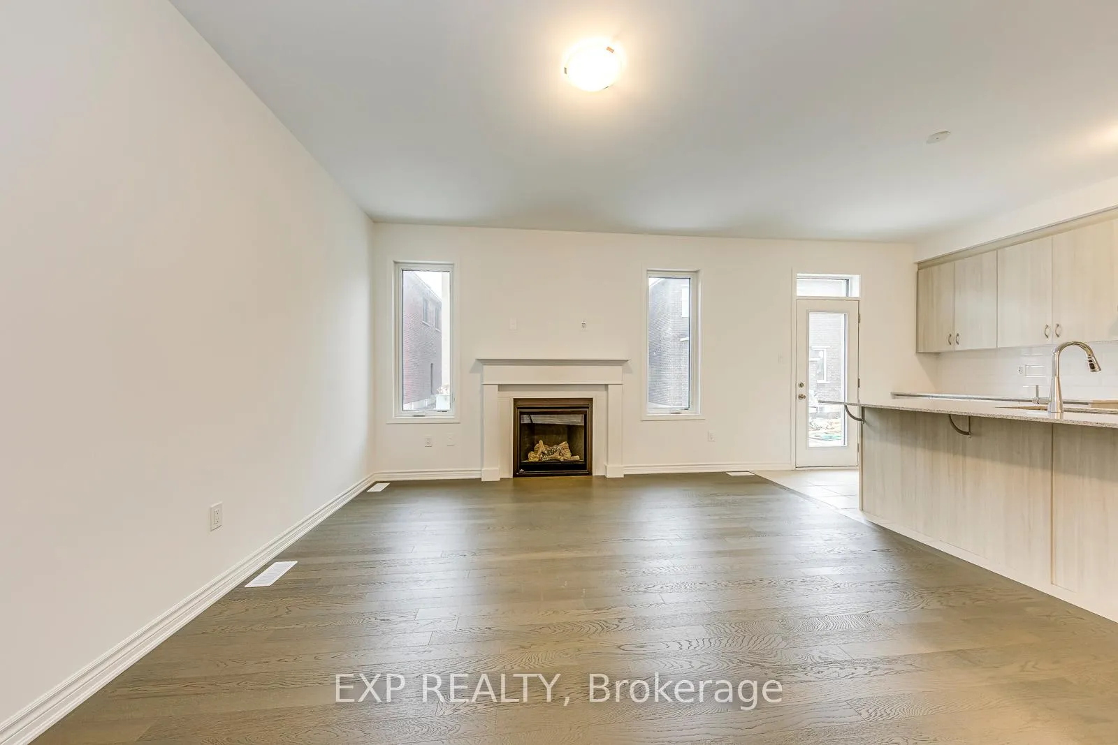 Photo 15 of 1313 Whitlock Avenue, Milton, Bowes — HOMEH