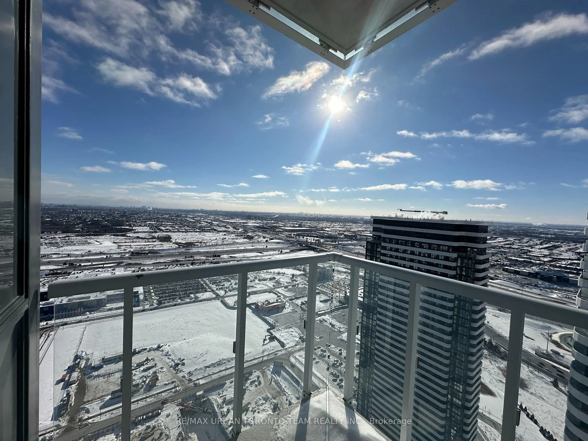 Photo 1 of Unit 5612, 8 Interchange Way, Vaughan, Vaughan Corporate Centre — HOMEH