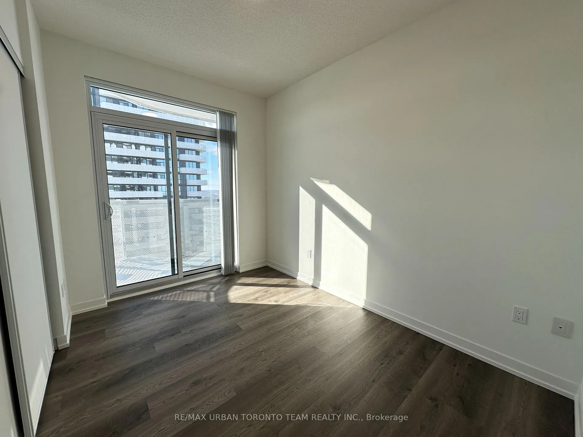 Photo 7 of Unit 5612, 8 Interchange Way, Vaughan, Vaughan Corporate Centre — HOMEH