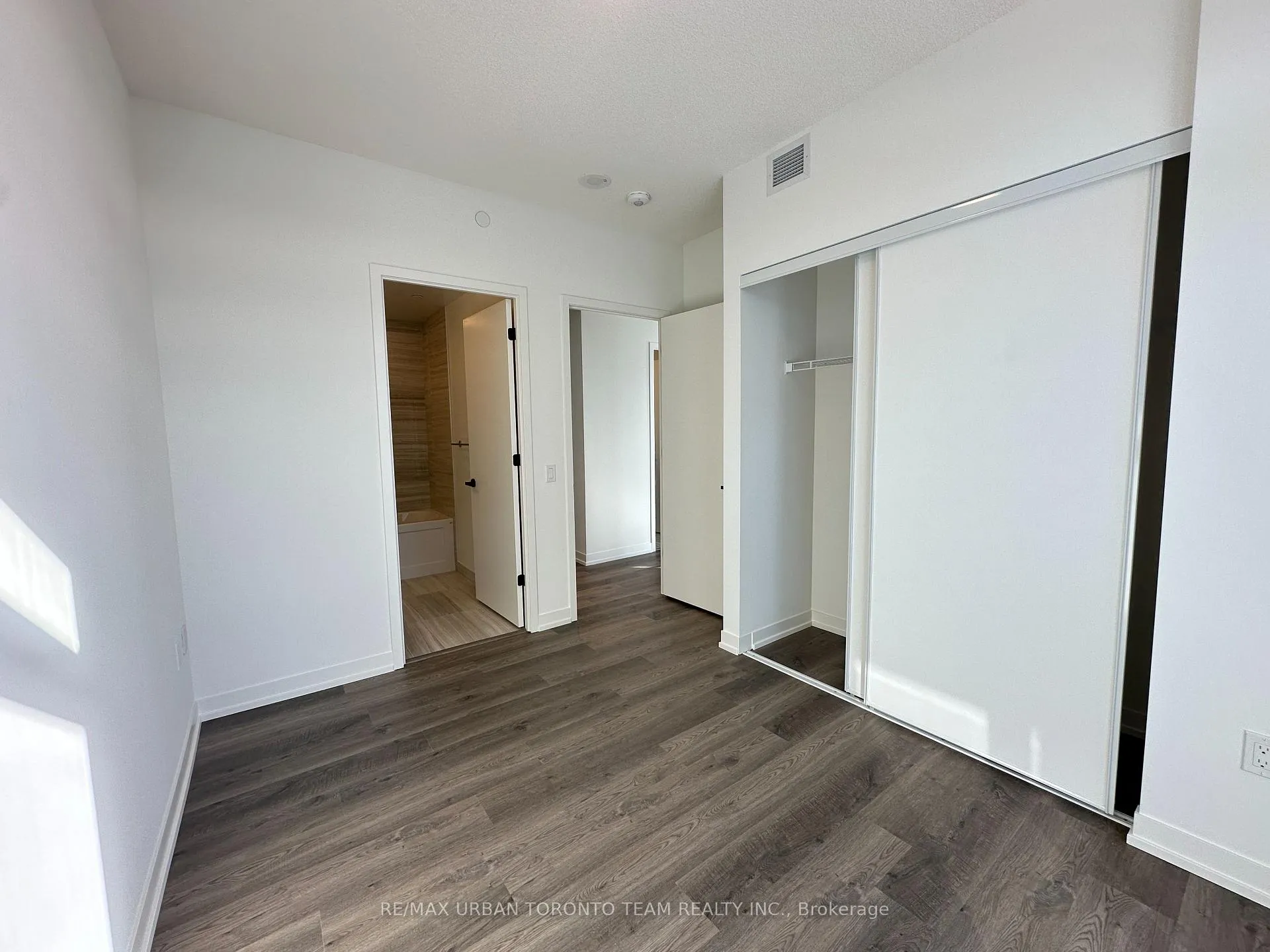 Photo 8 of Unit 5612, 8 Interchange Way, Vaughan, Vaughan Corporate Centre — HOMEH